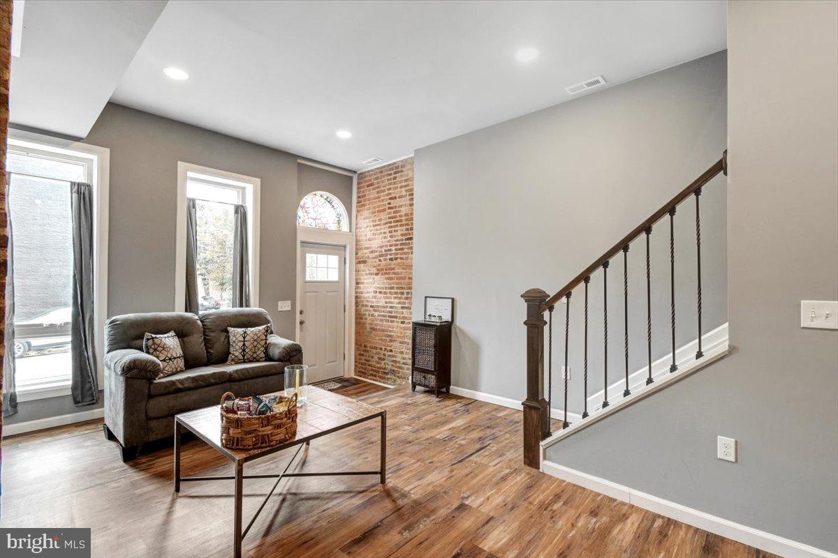 OLIVER - Residential