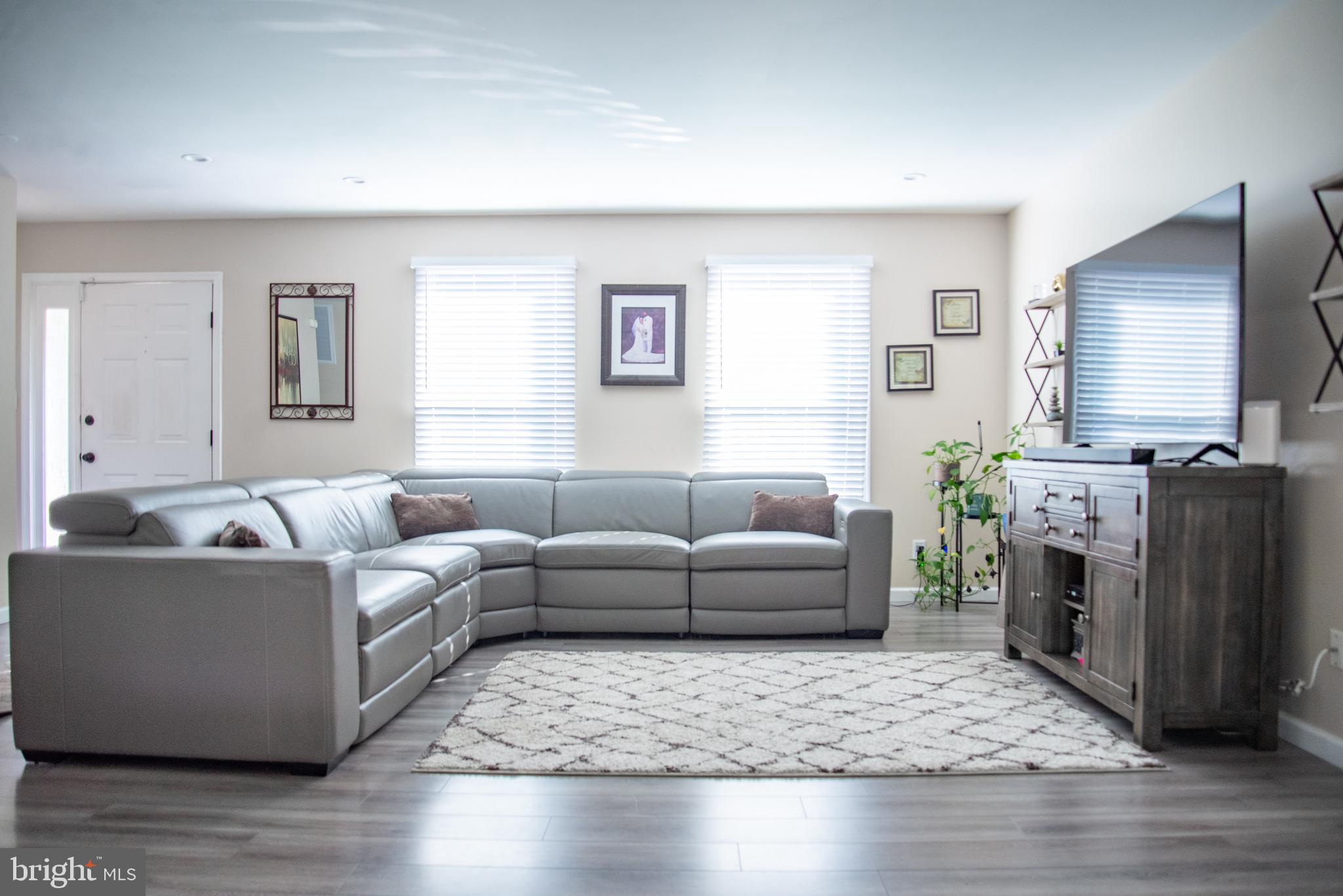 6801 ESTATE LANE
