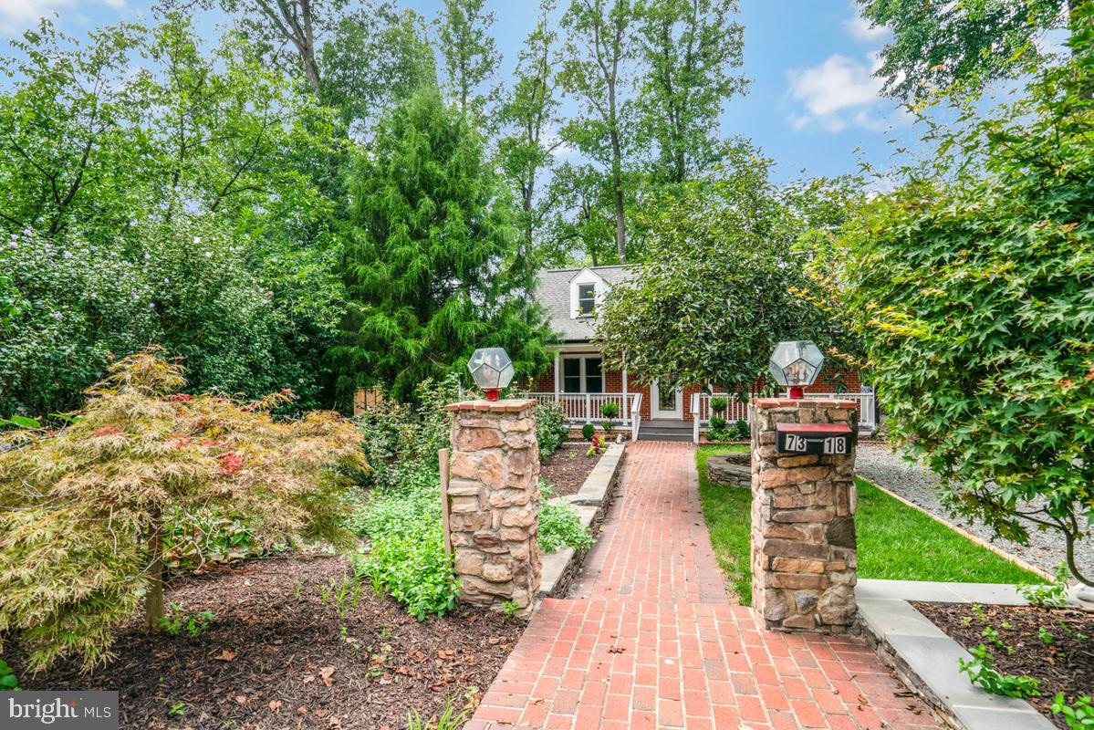 7318 POPLAR COURT