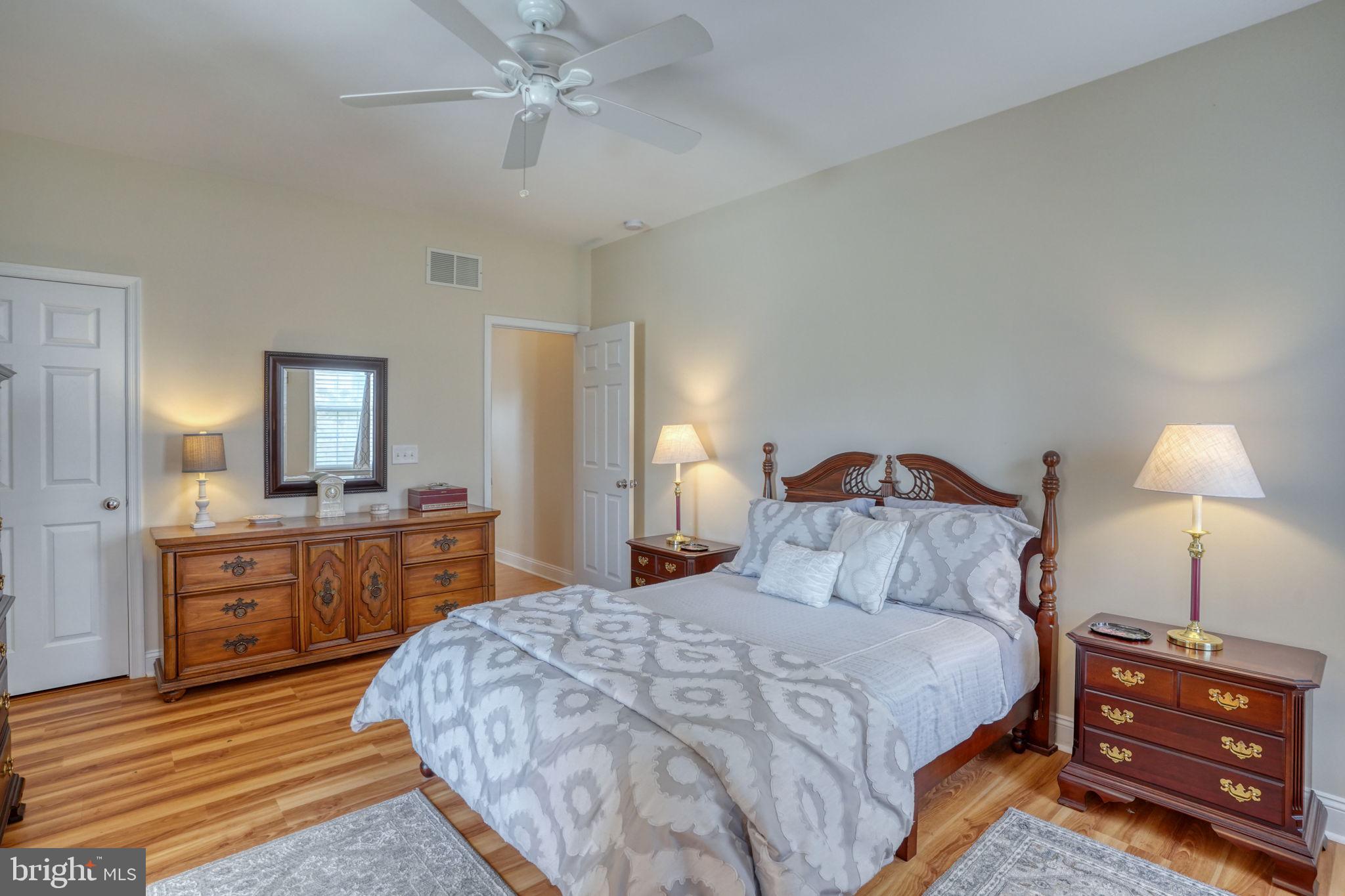 SUMMERCREST - Residential