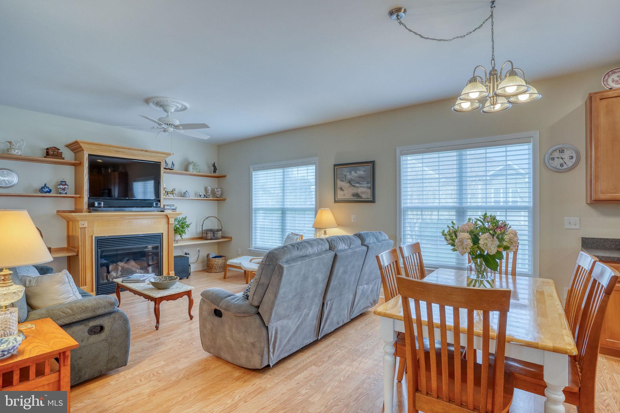 SUMMERCREST - Residential