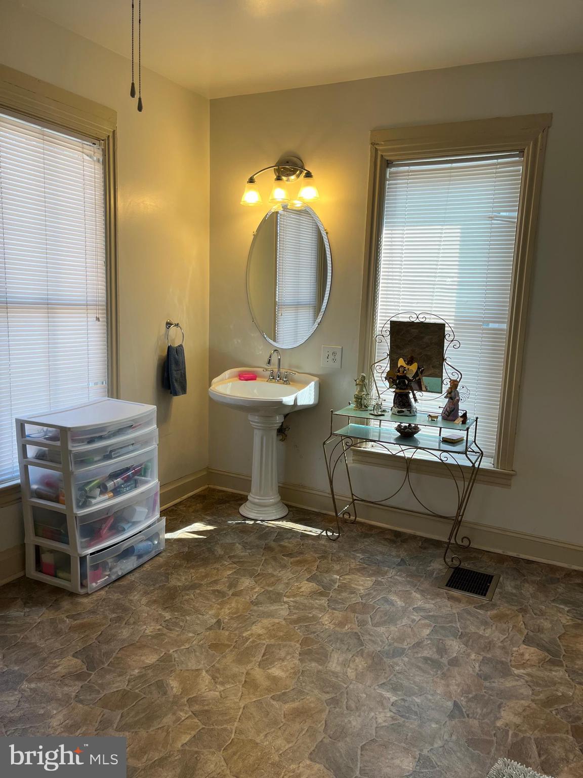 ANNVILLE - Residential