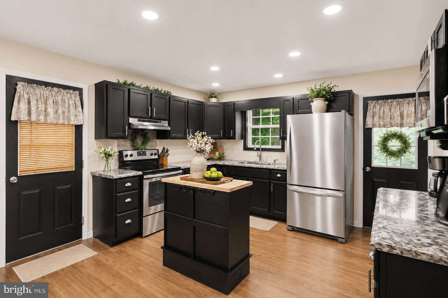MONTGOMERY OAKS - Residential