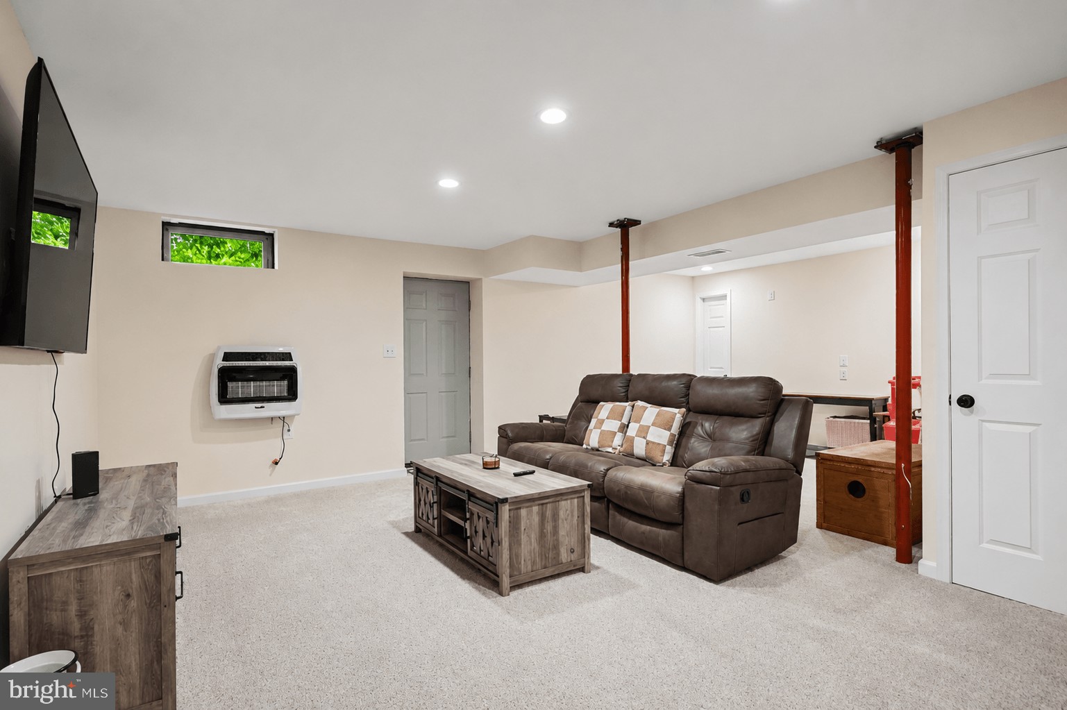 MONTGOMERY OAKS - Residential
