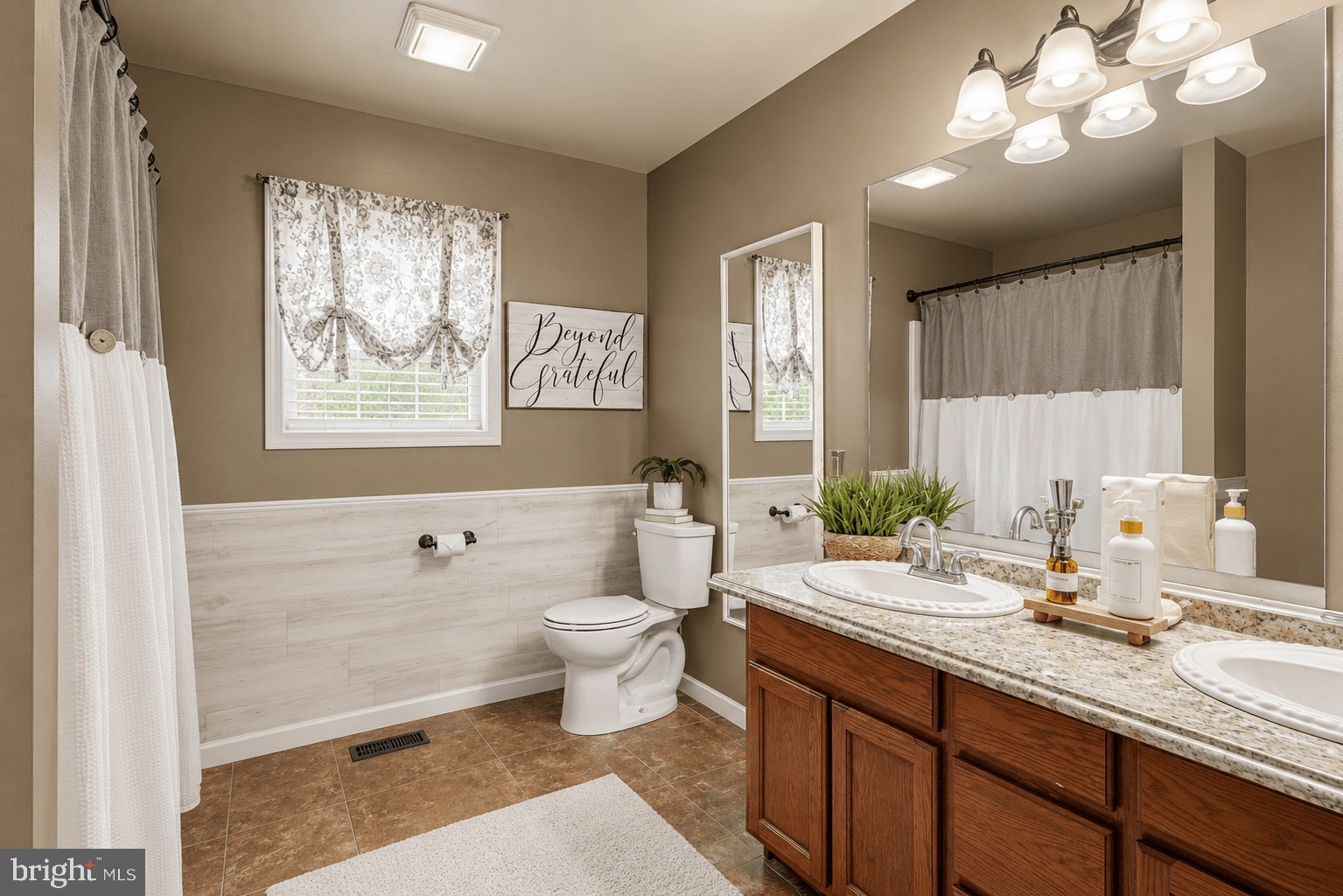 MONTGOMERY OAKS - Residential