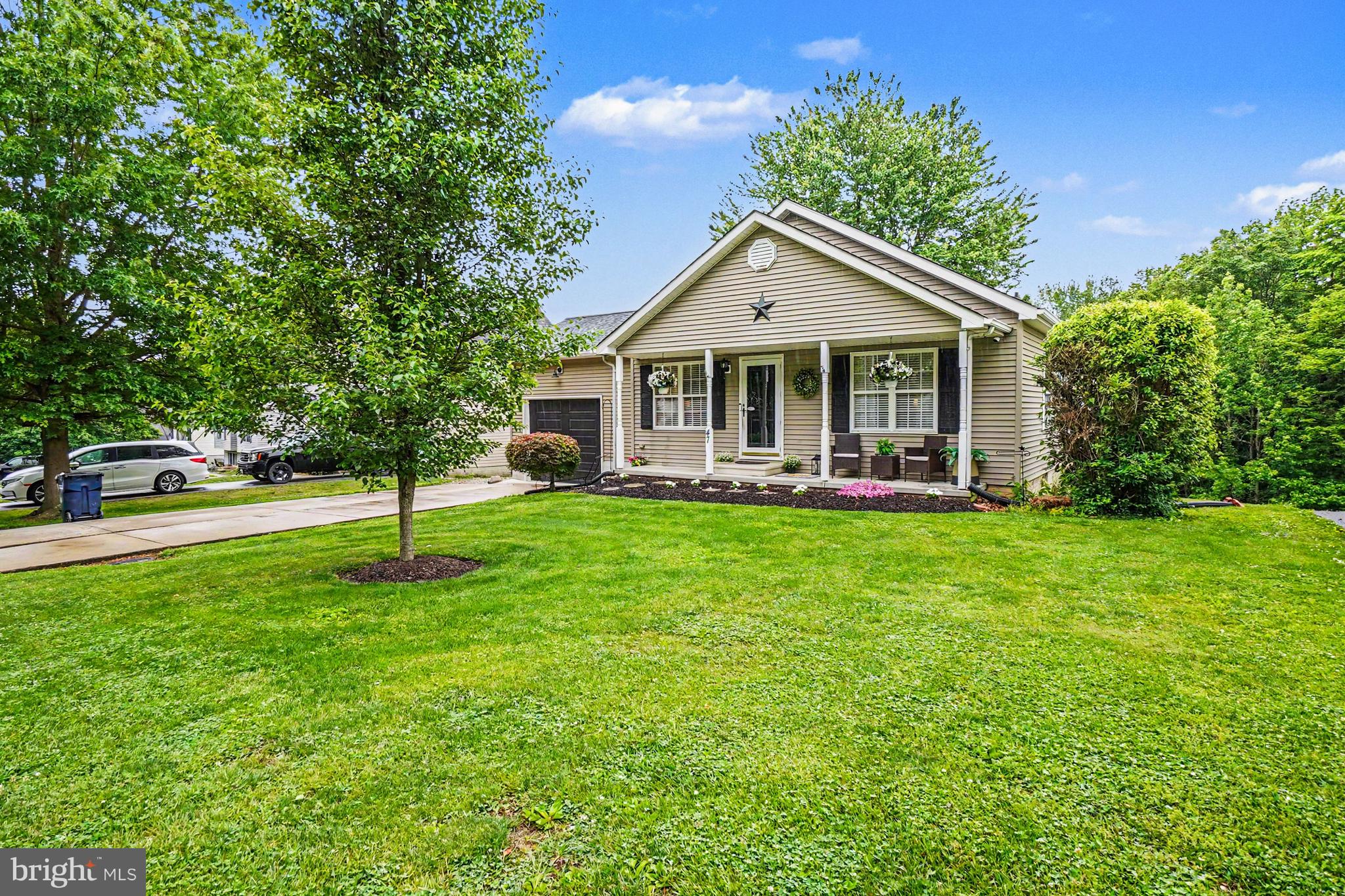 MONTGOMERY OAKS - Residential