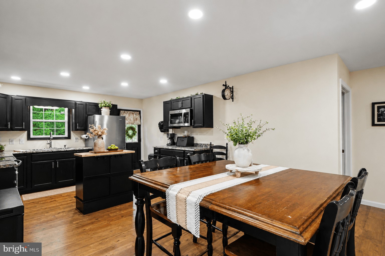 MONTGOMERY OAKS - Residential