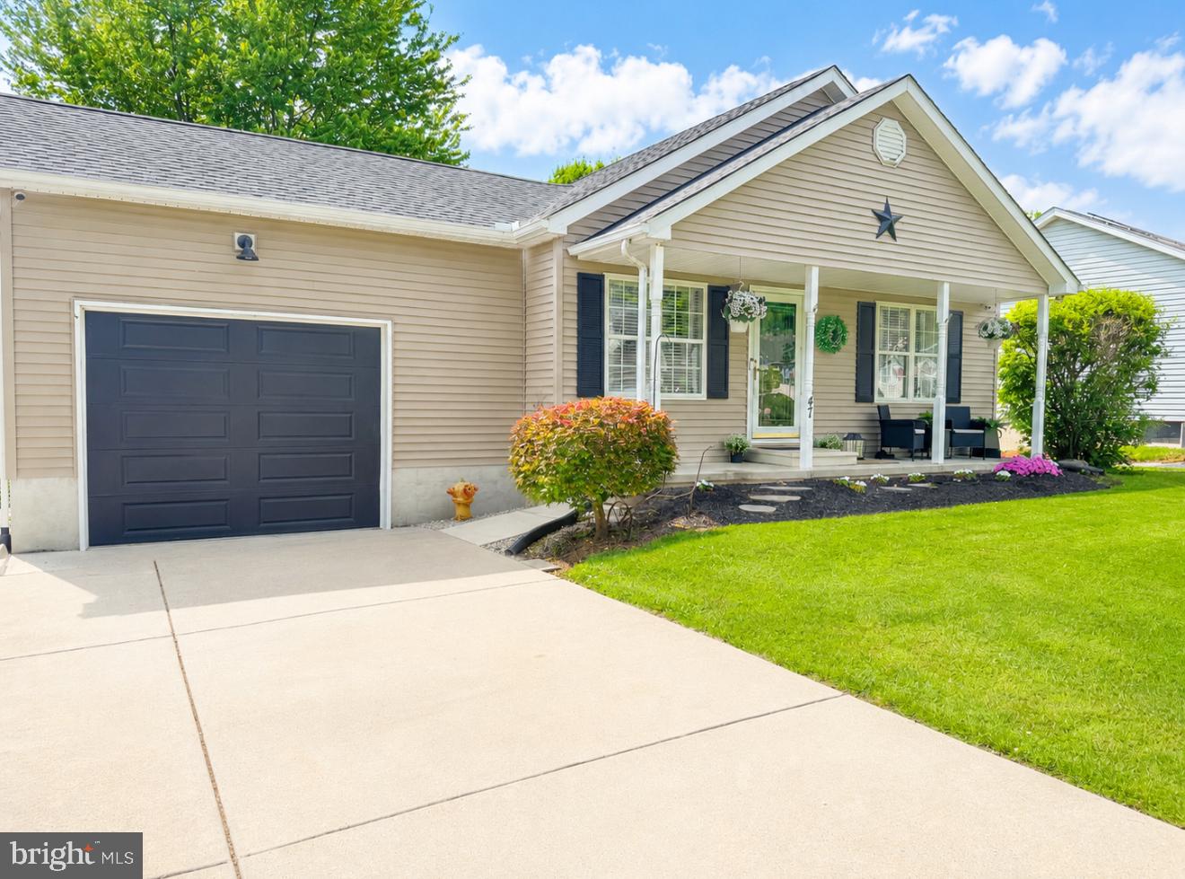 MONTGOMERY OAKS - Residential