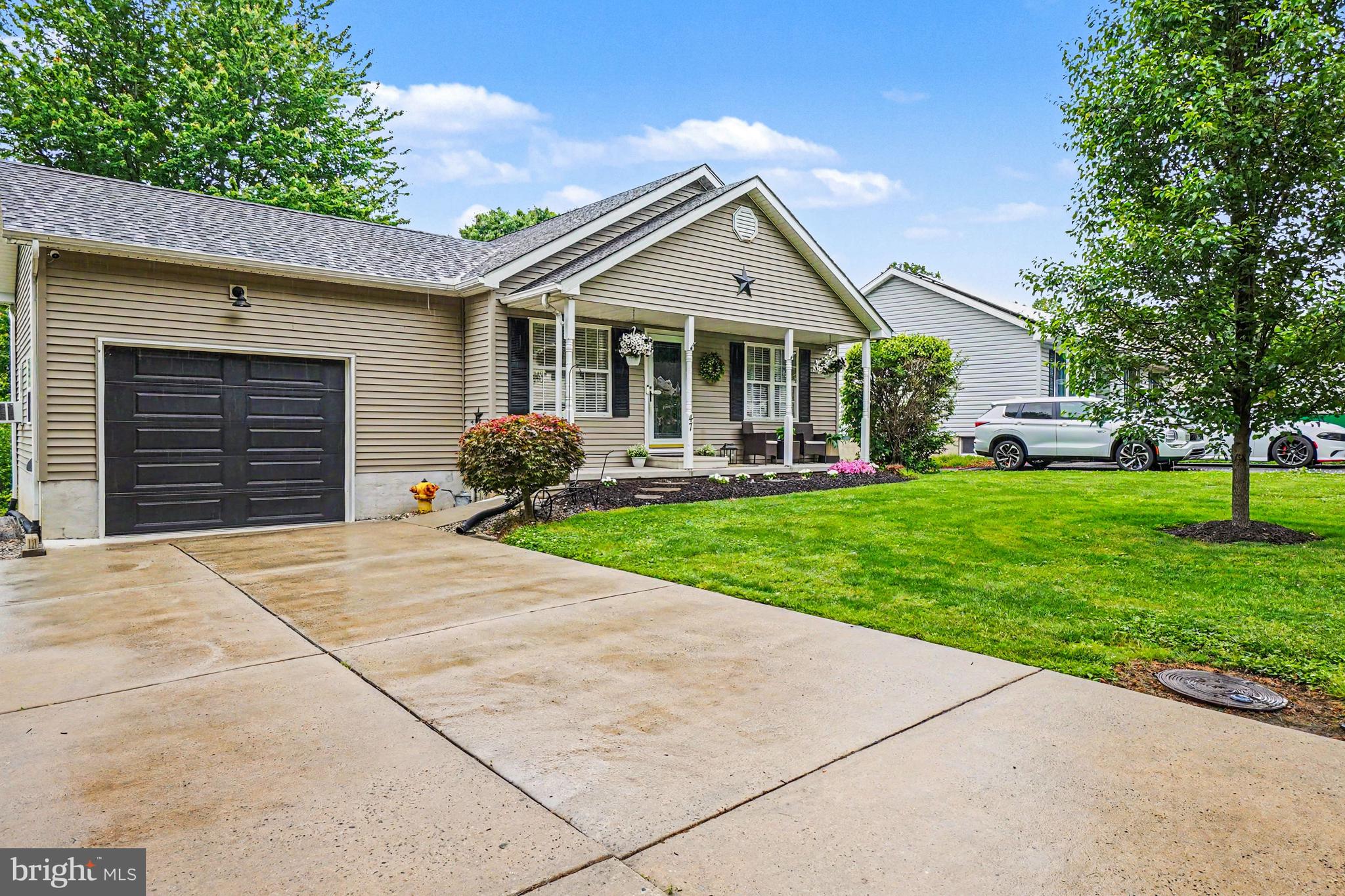 MONTGOMERY OAKS - Residential