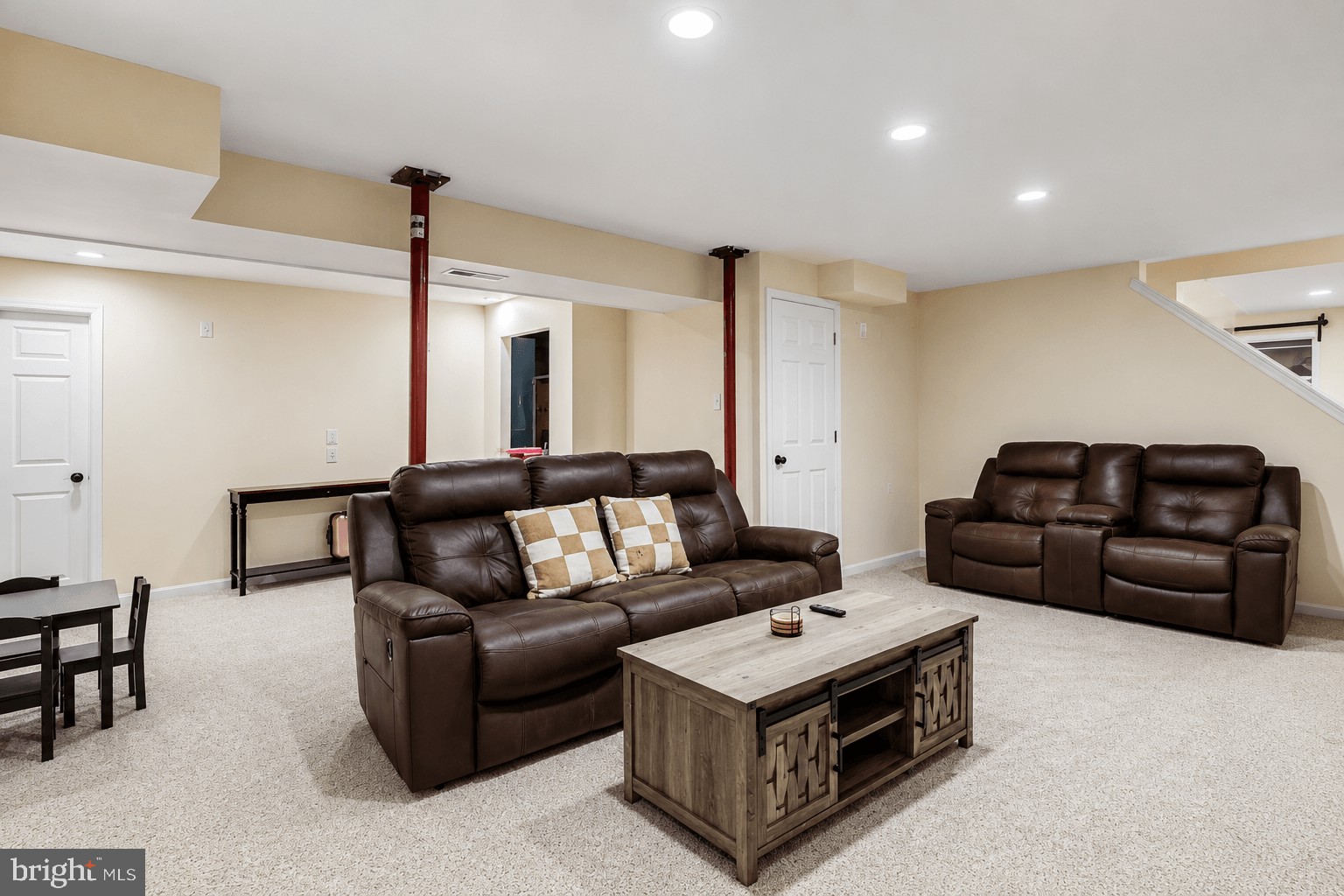 MONTGOMERY OAKS - Residential