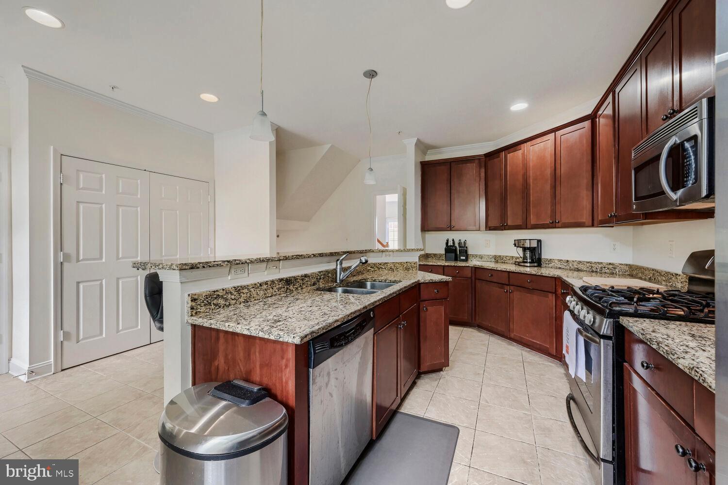 CAMDEN CROSSING - Residential
