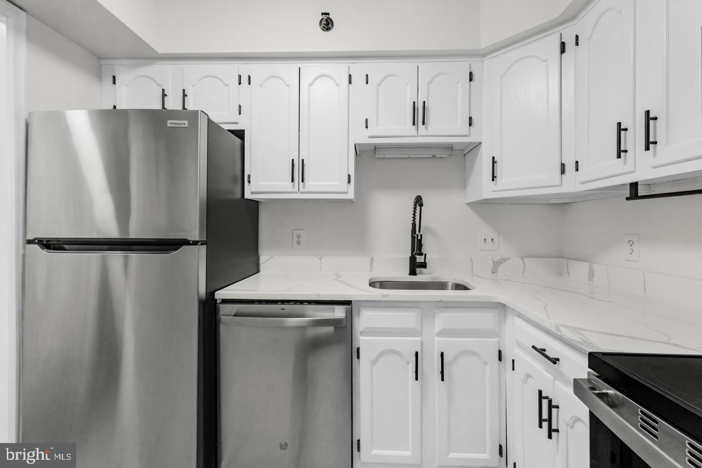 1301 N COURTHOUSE ROAD 802