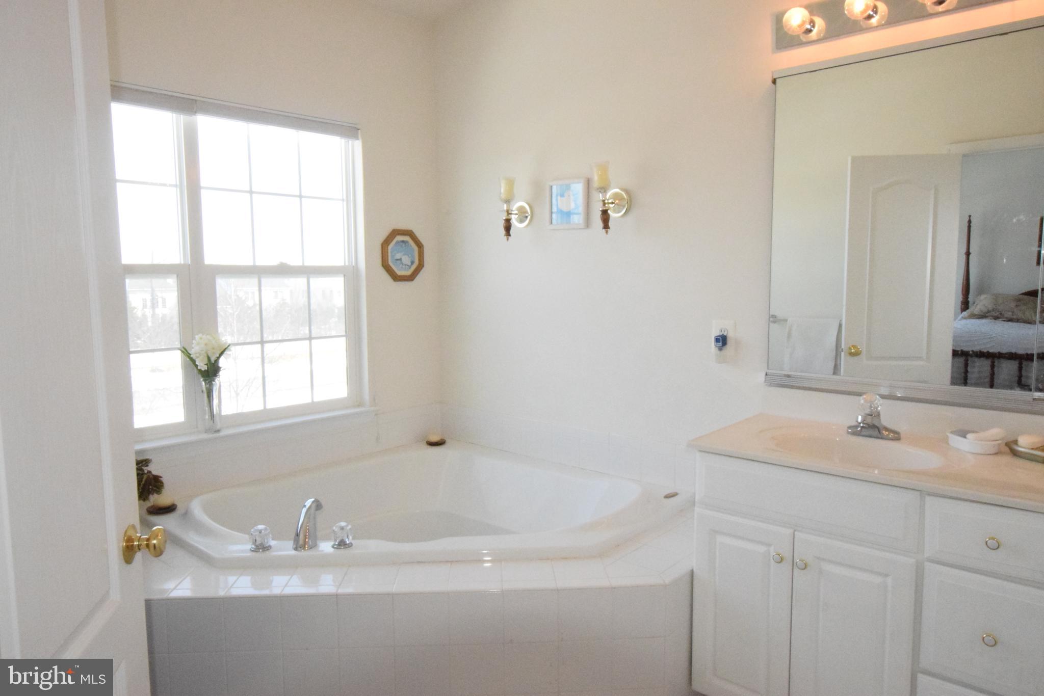 BELMONT COUNTRY CLUB - Residential