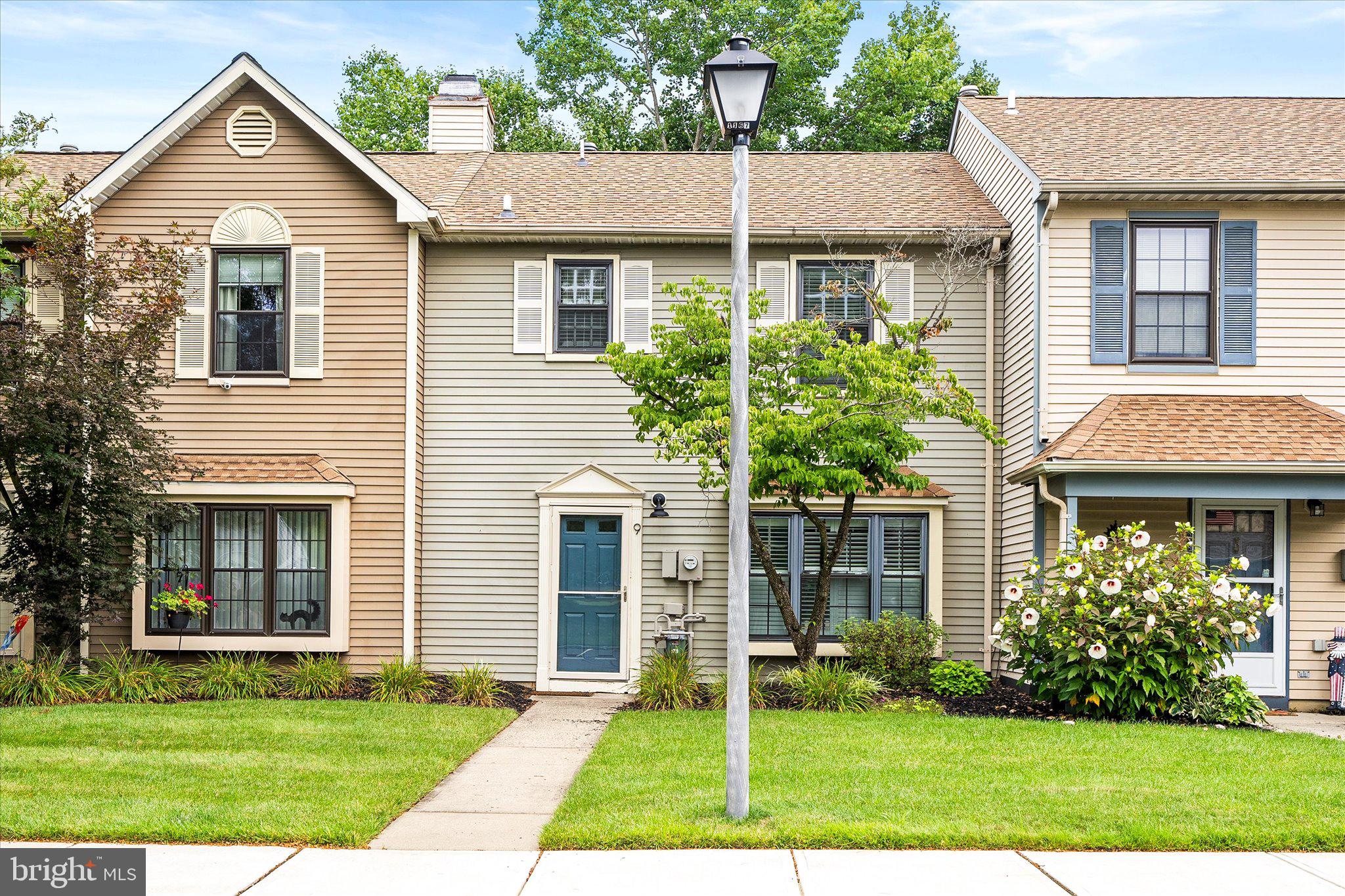 9 ASHFORD COURT