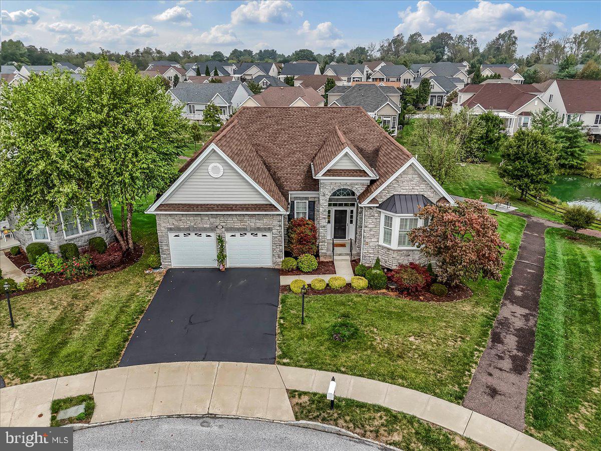 834 WOODS END COURT