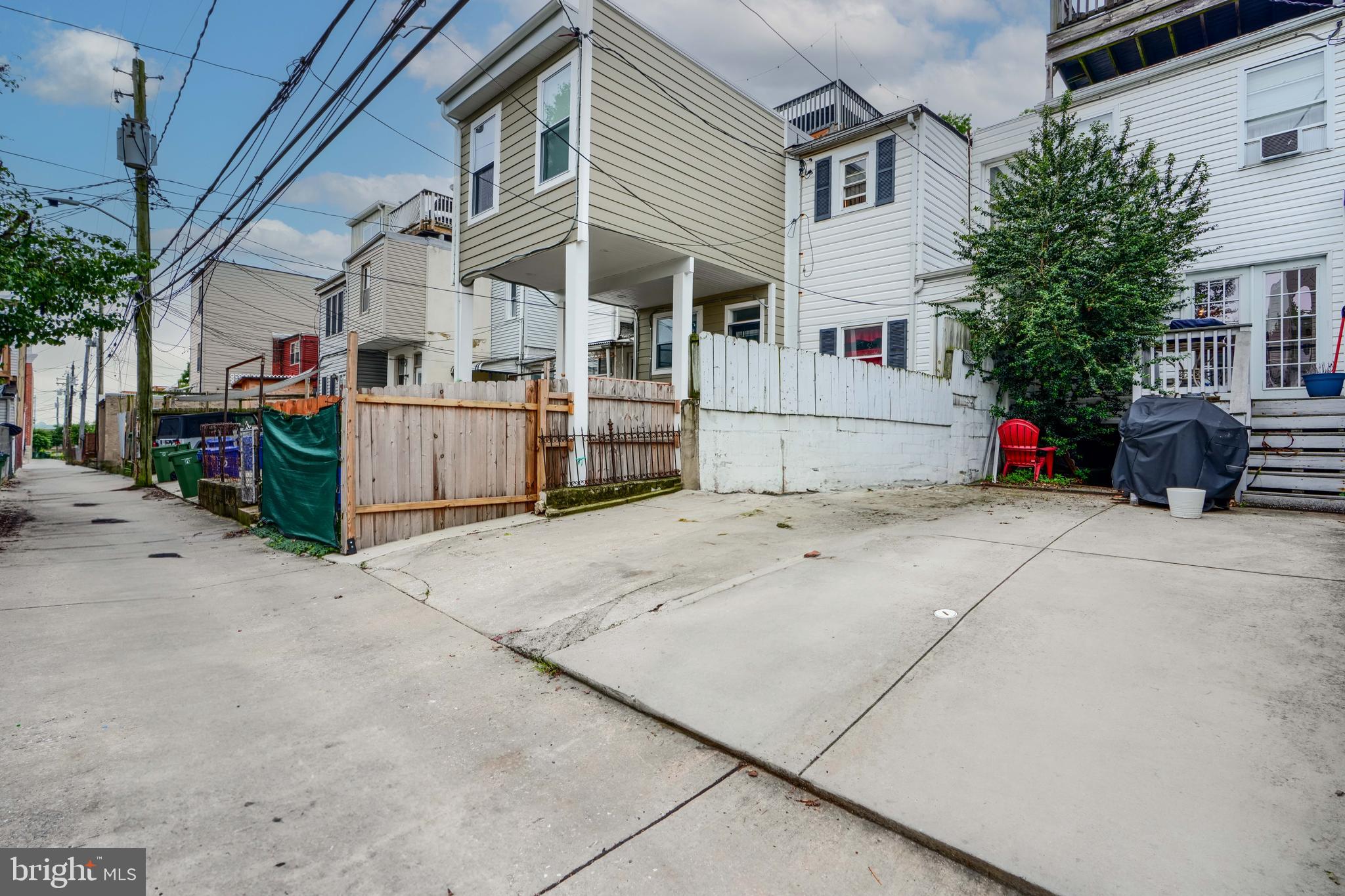 RIVERSIDE - Residential Lease