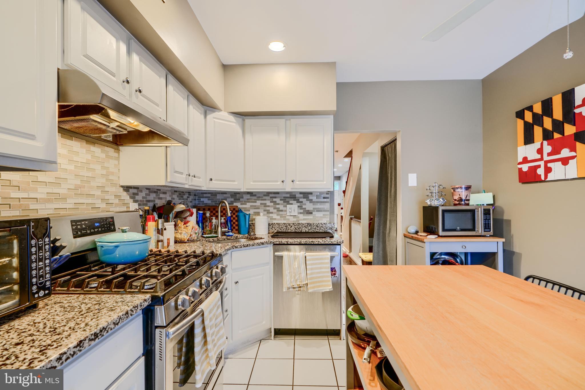 RIVERSIDE - Residential Lease