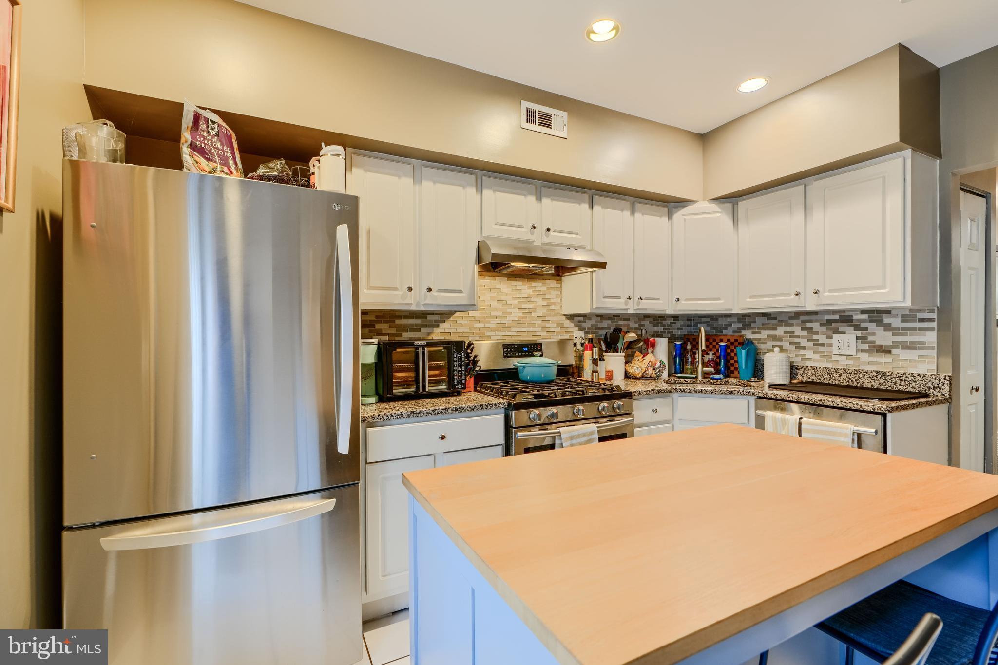 RIVERSIDE - Residential Lease