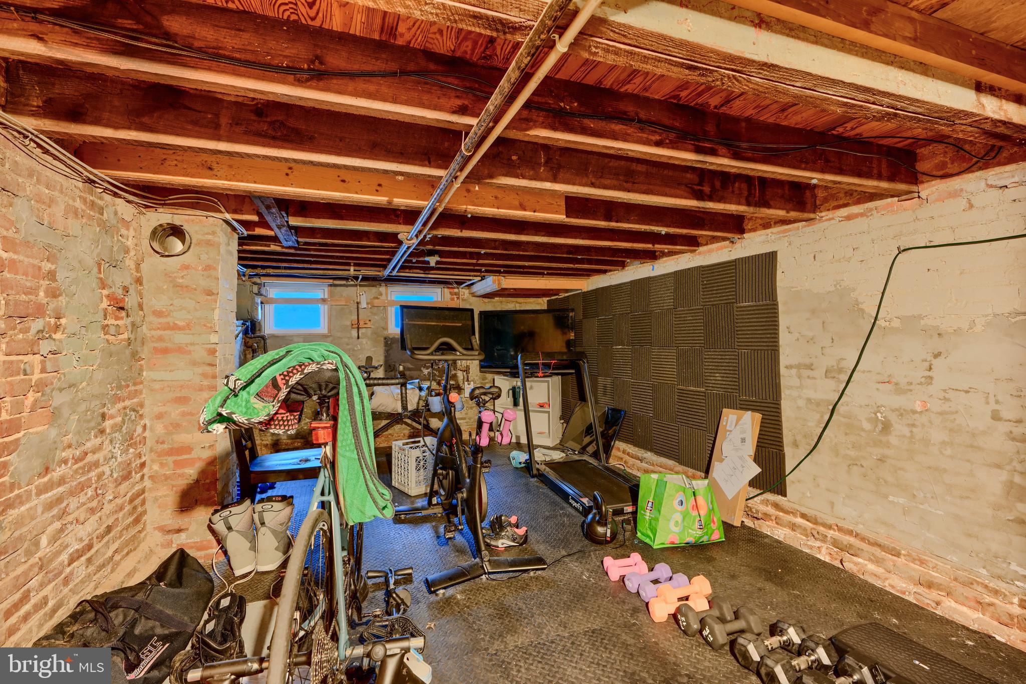 RIVERSIDE - Residential Lease