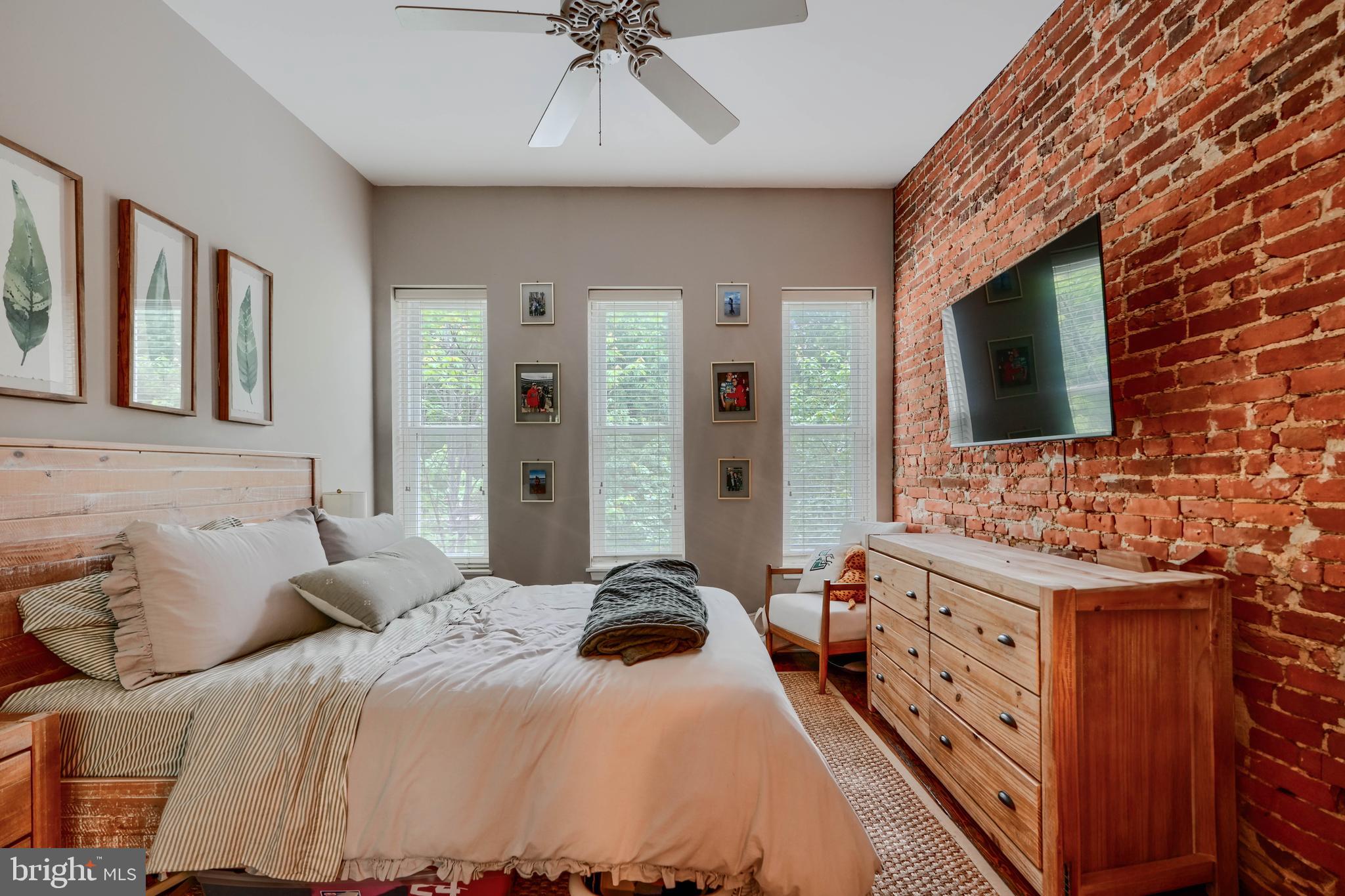 RIVERSIDE - Residential Lease