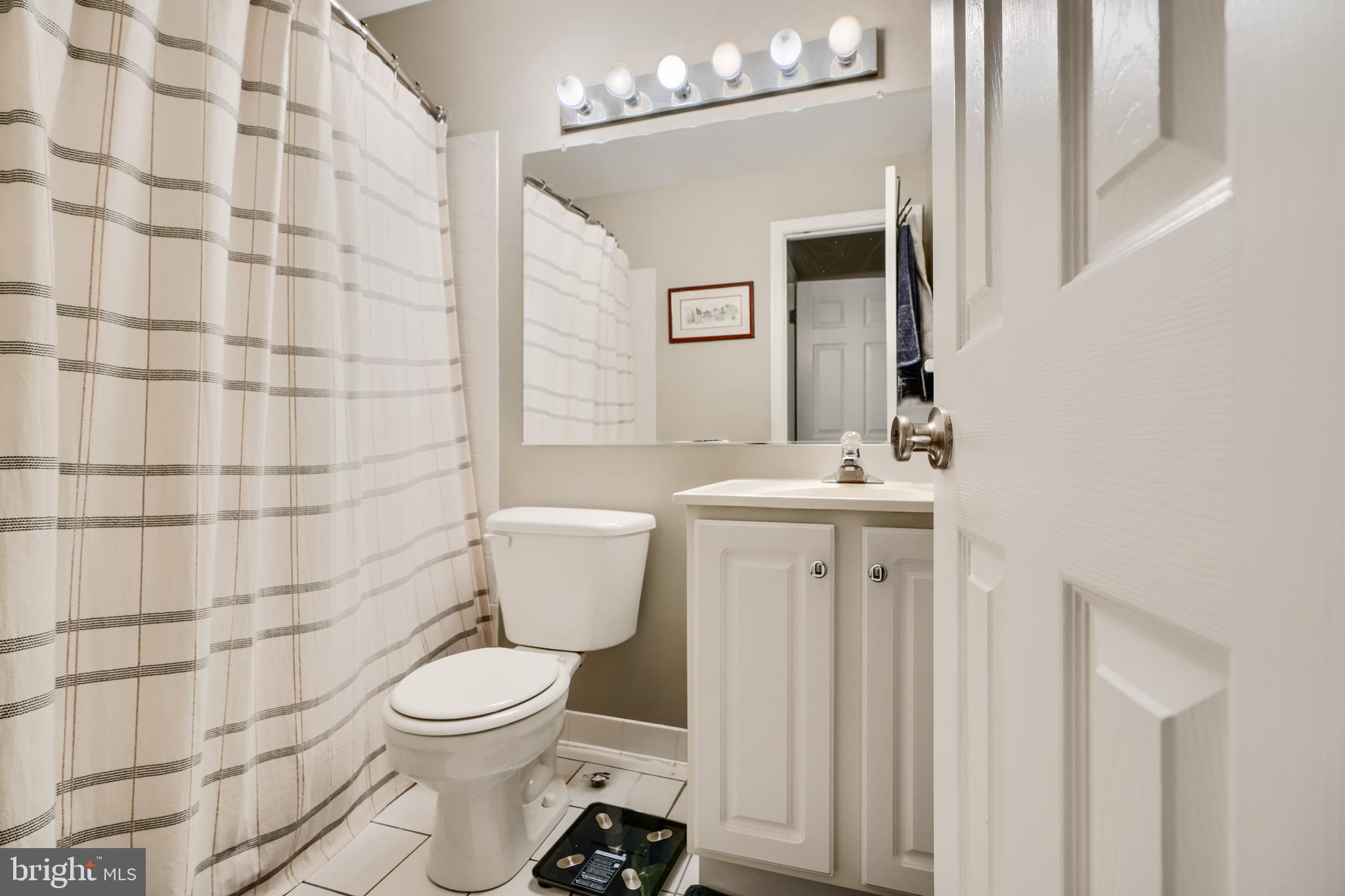 RIVERSIDE - Residential Lease