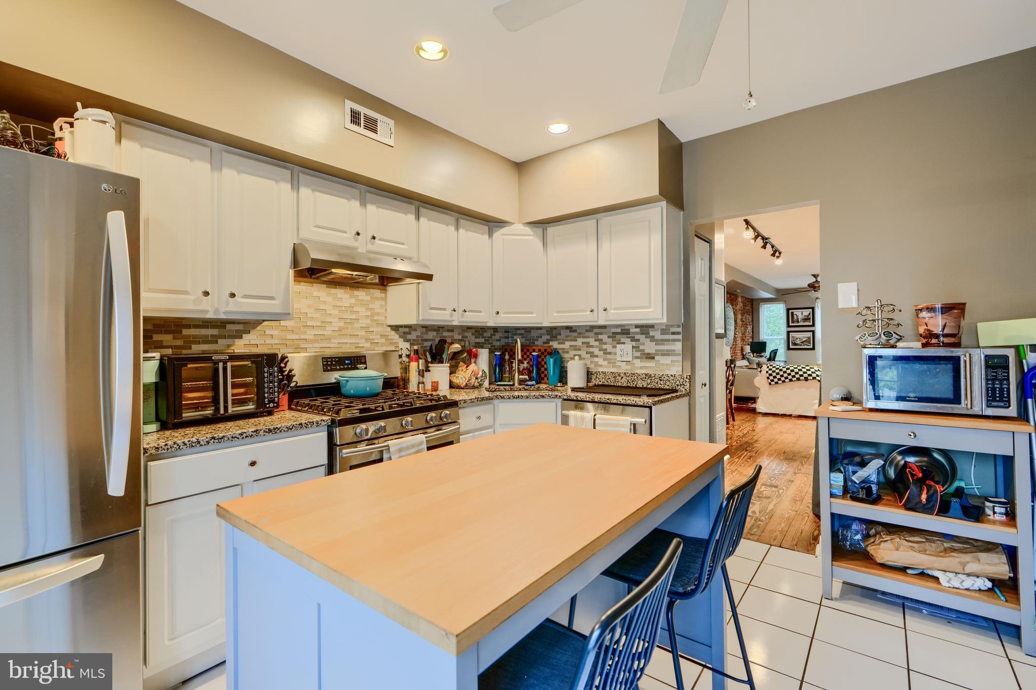 RIVERSIDE - Residential Lease