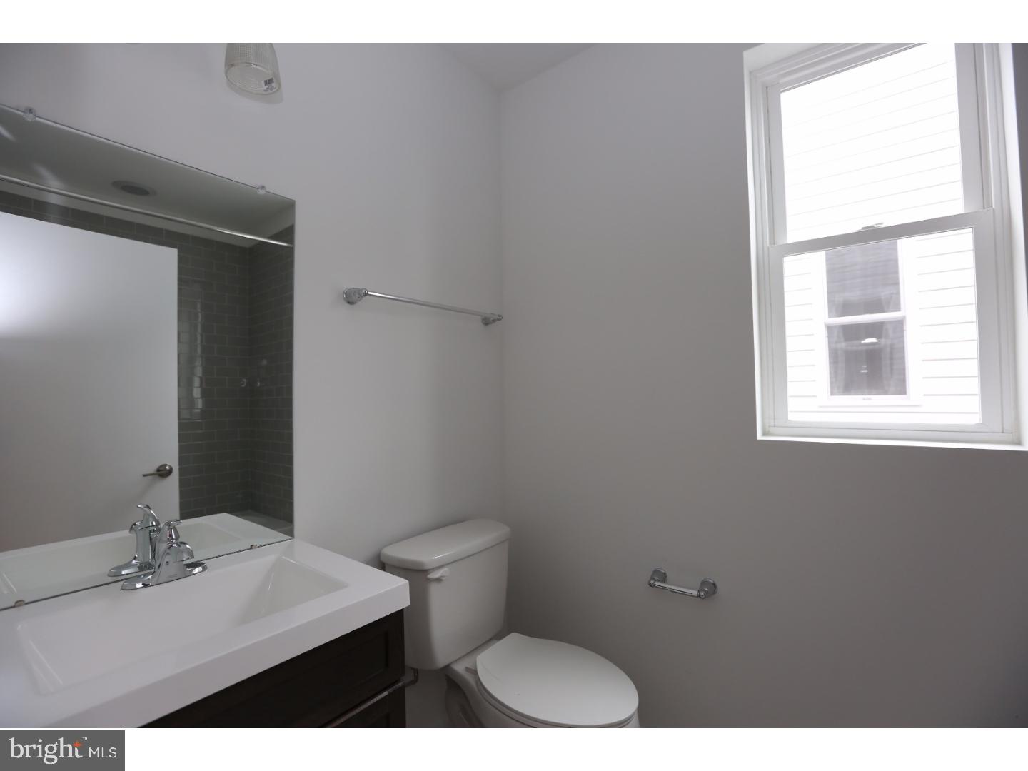 PORT RICHMOND - Residential Lease