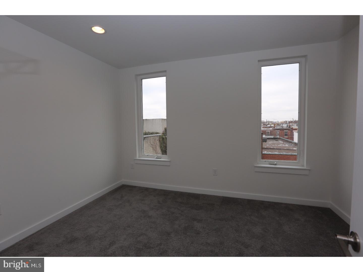 PORT RICHMOND - Residential Lease