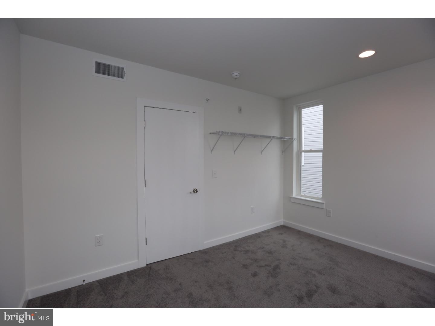 PORT RICHMOND - Residential Lease