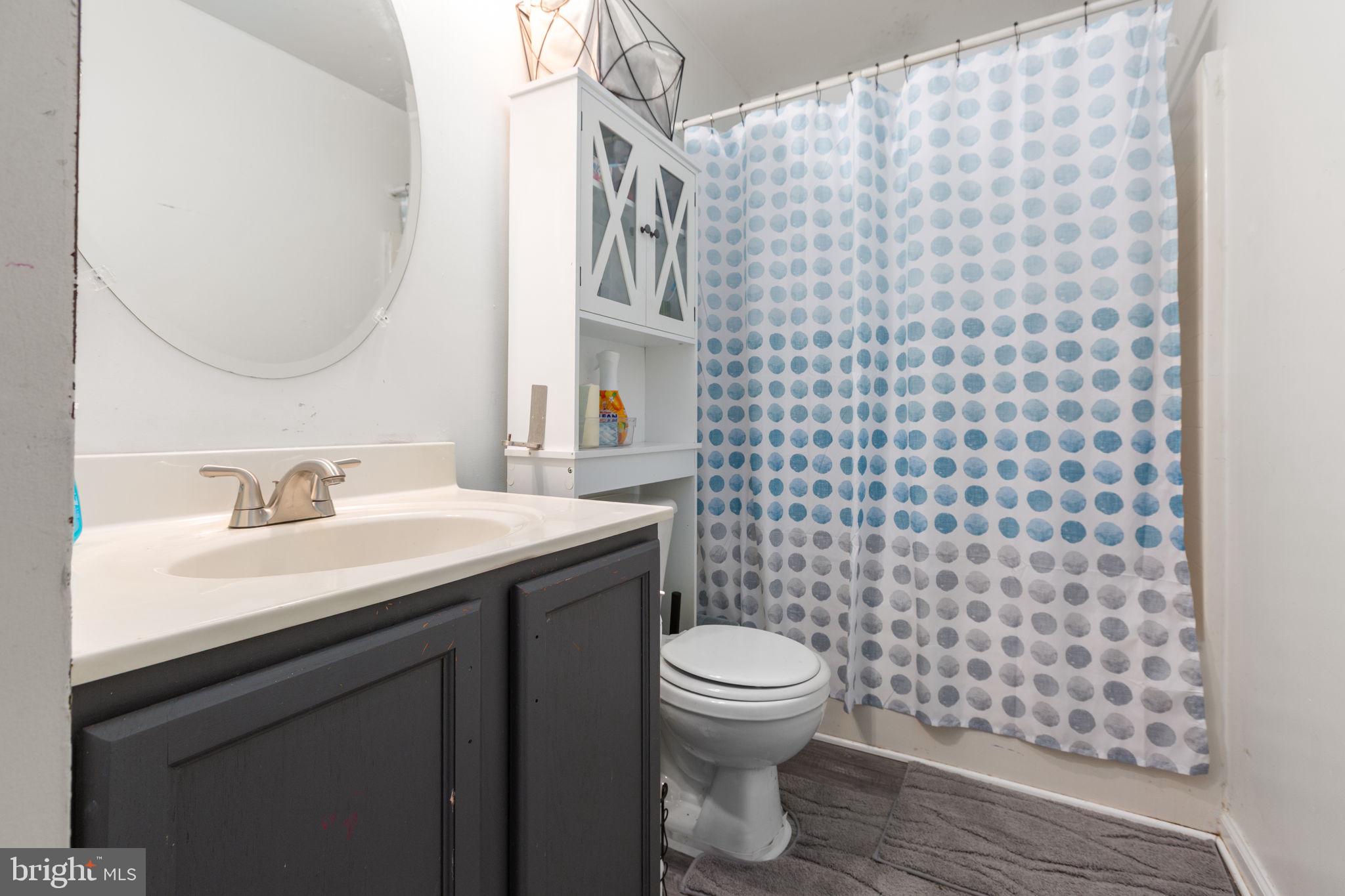 LAKE LAND - Residential