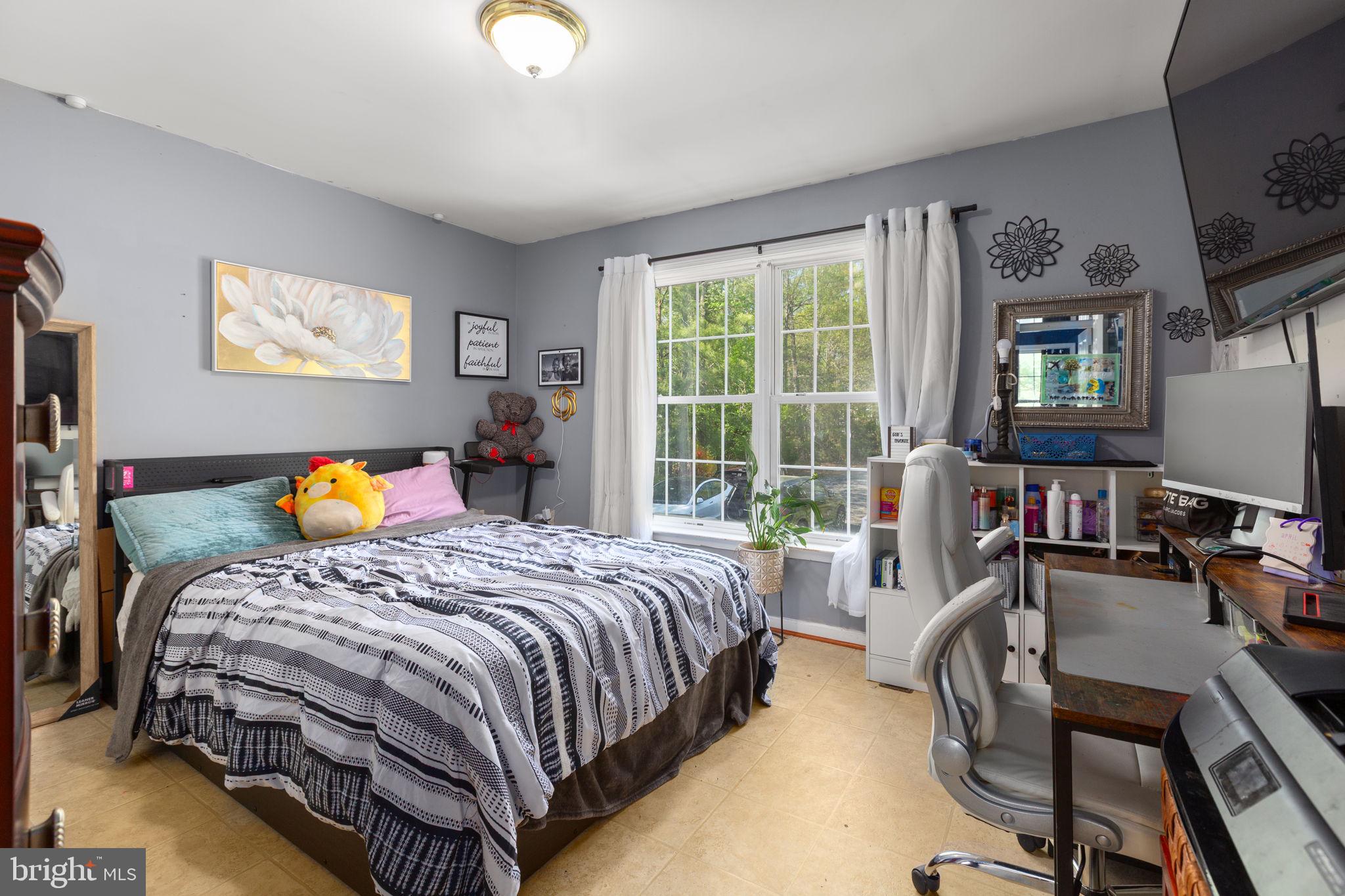 LAKE LAND - Residential