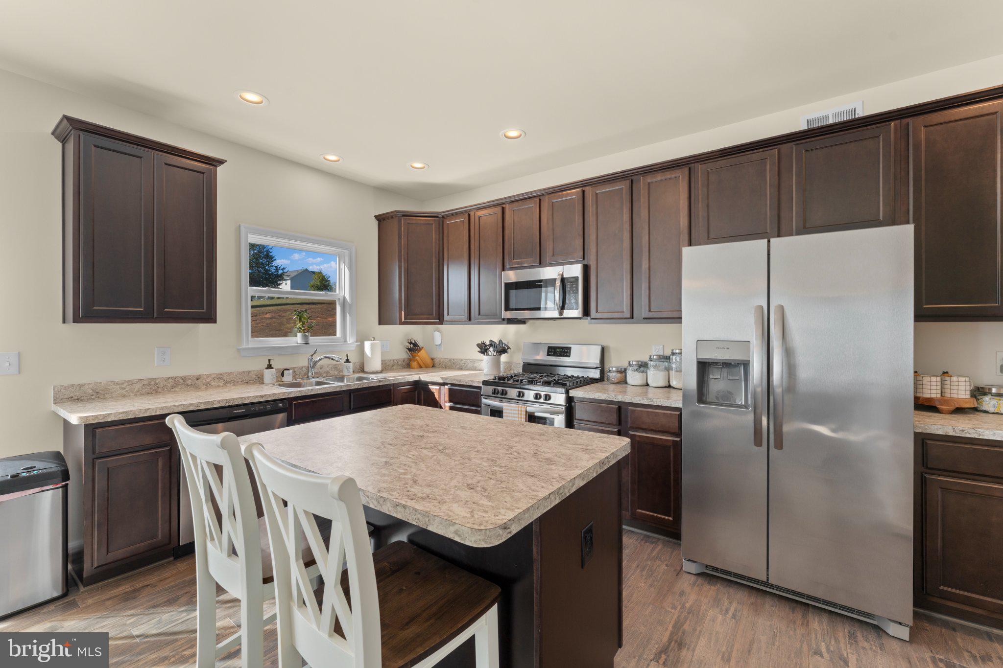 STONE RIDGE ESTATES - Residential