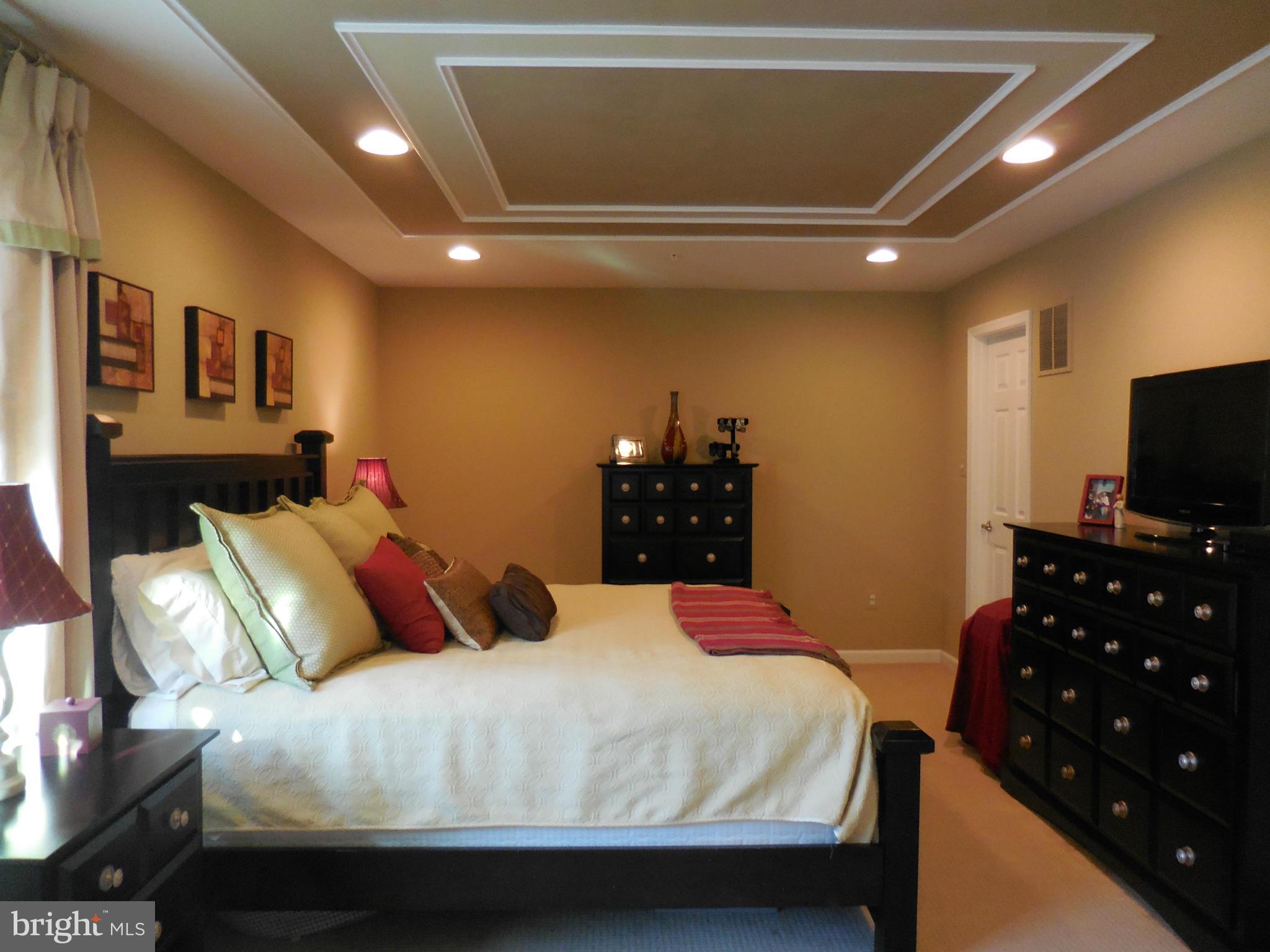 SHADY BROOK - Residential