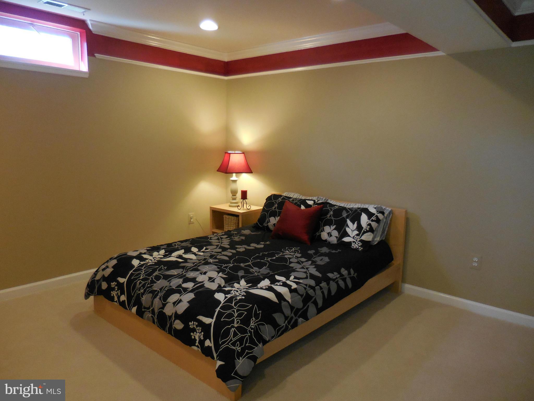 SHADY BROOK - Residential