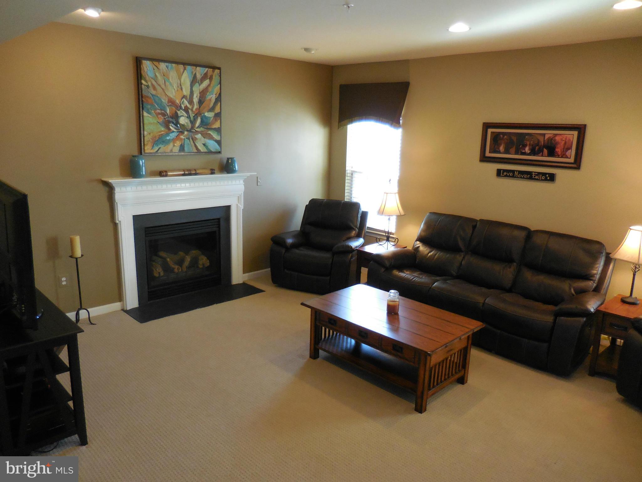 SHADY BROOK - Residential