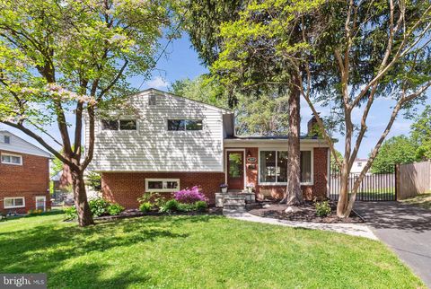 Photo of 3519 PLYERS MILL CT, KENSINGTON, MD 20895 (MLS # MDMC2090992)