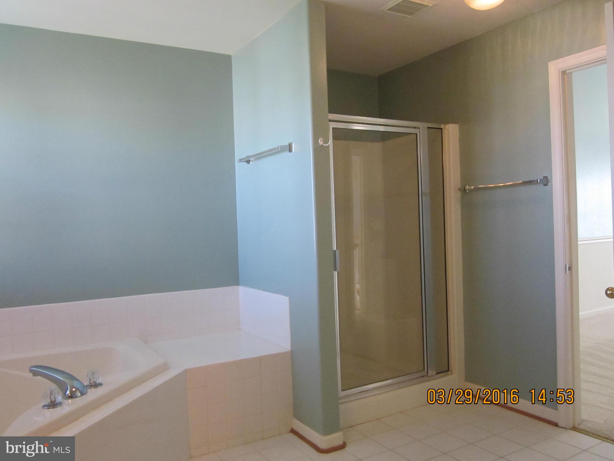 HAMPTON OAKS - Residential Lease