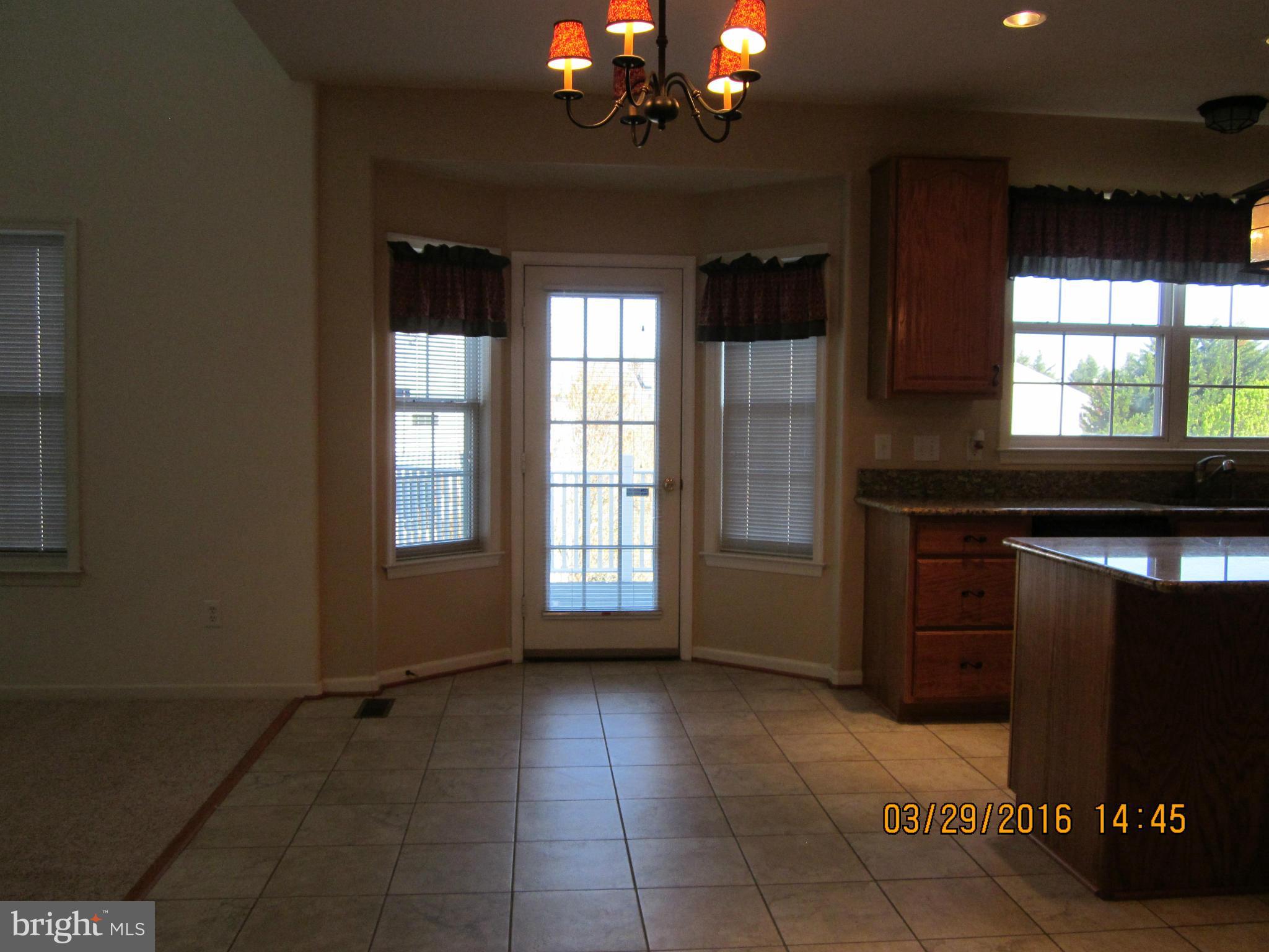 HAMPTON OAKS - Residential Lease
