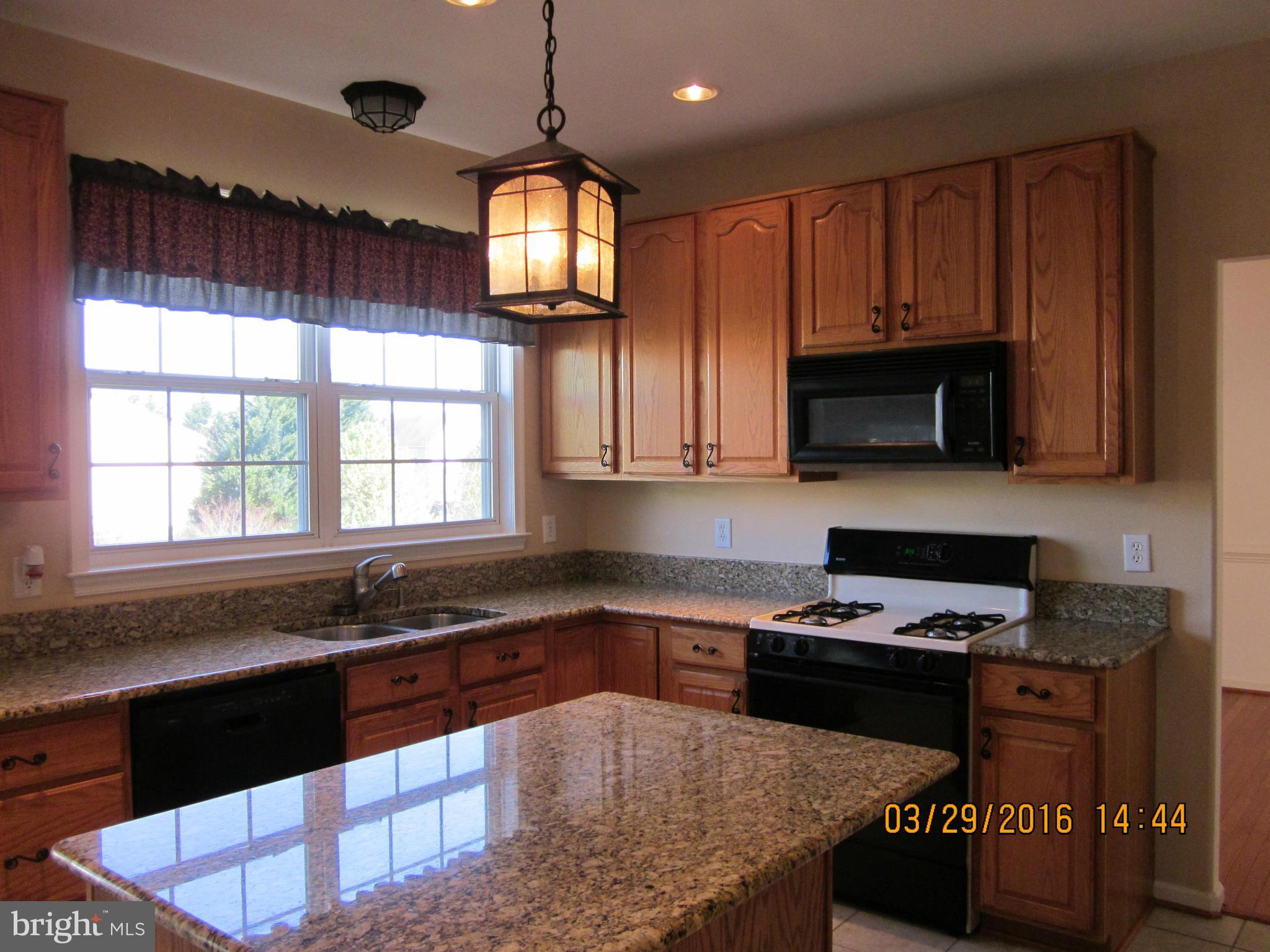 HAMPTON OAKS - Residential Lease