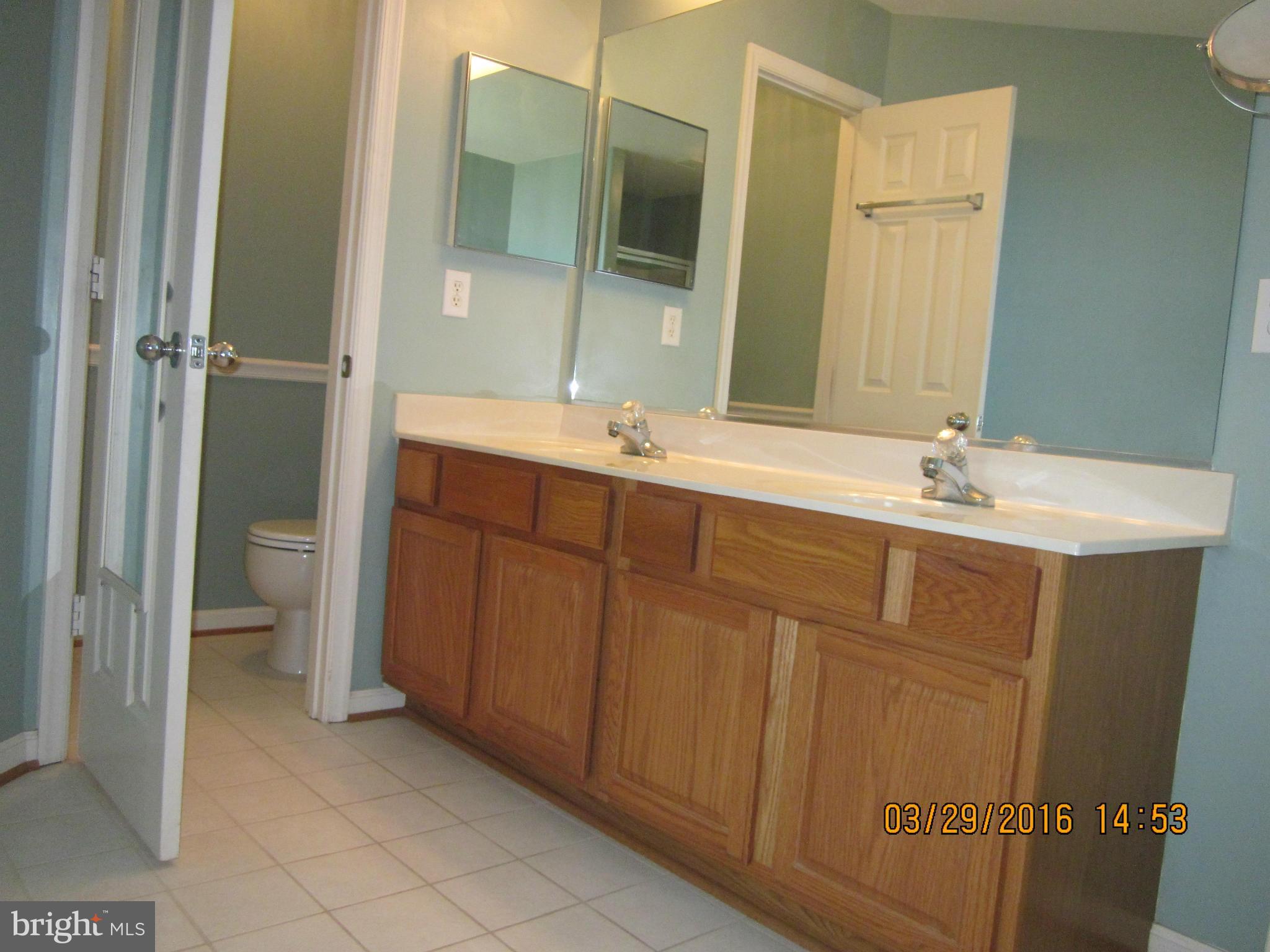 HAMPTON OAKS - Residential Lease