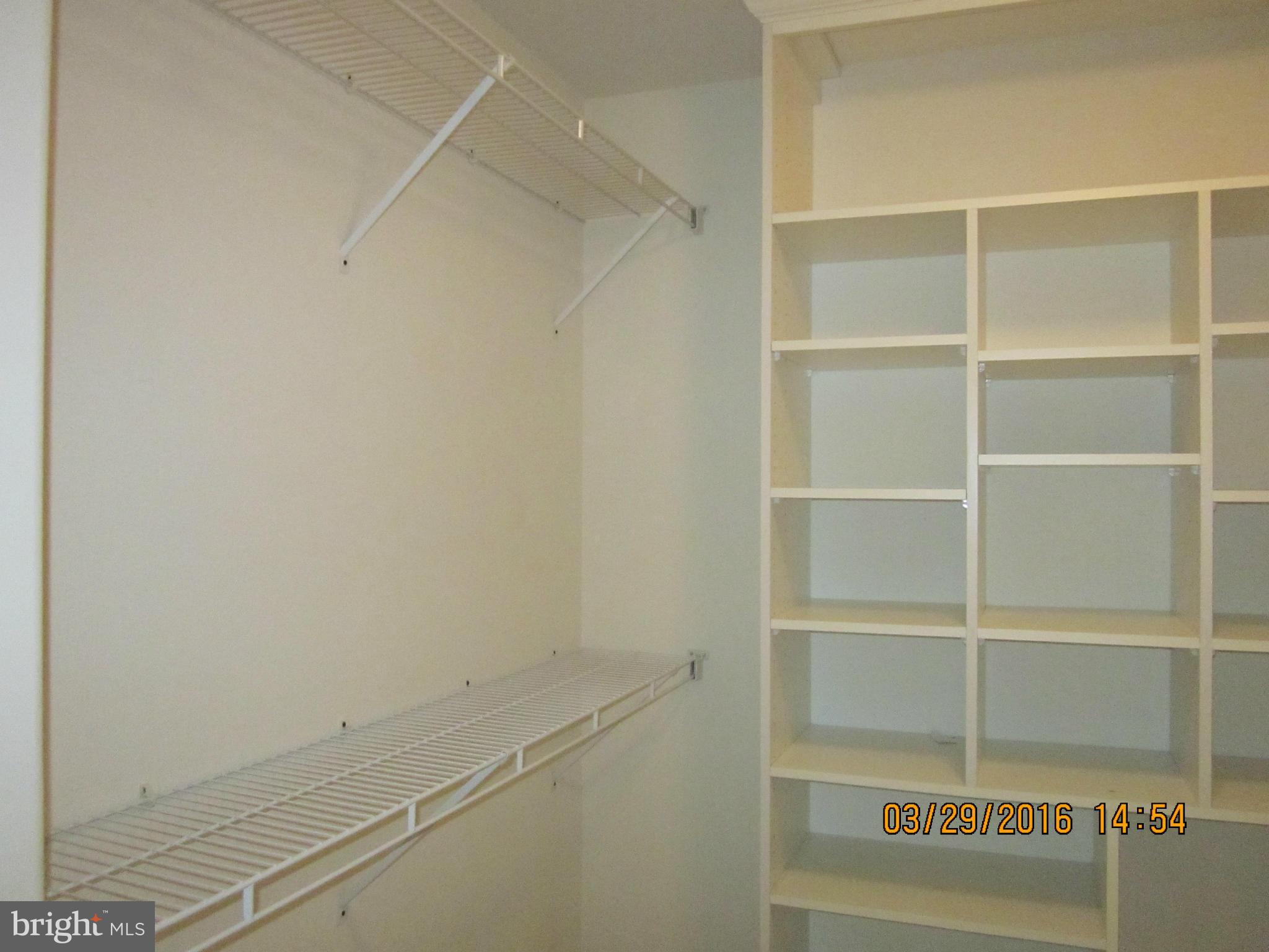 HAMPTON OAKS - Residential Lease