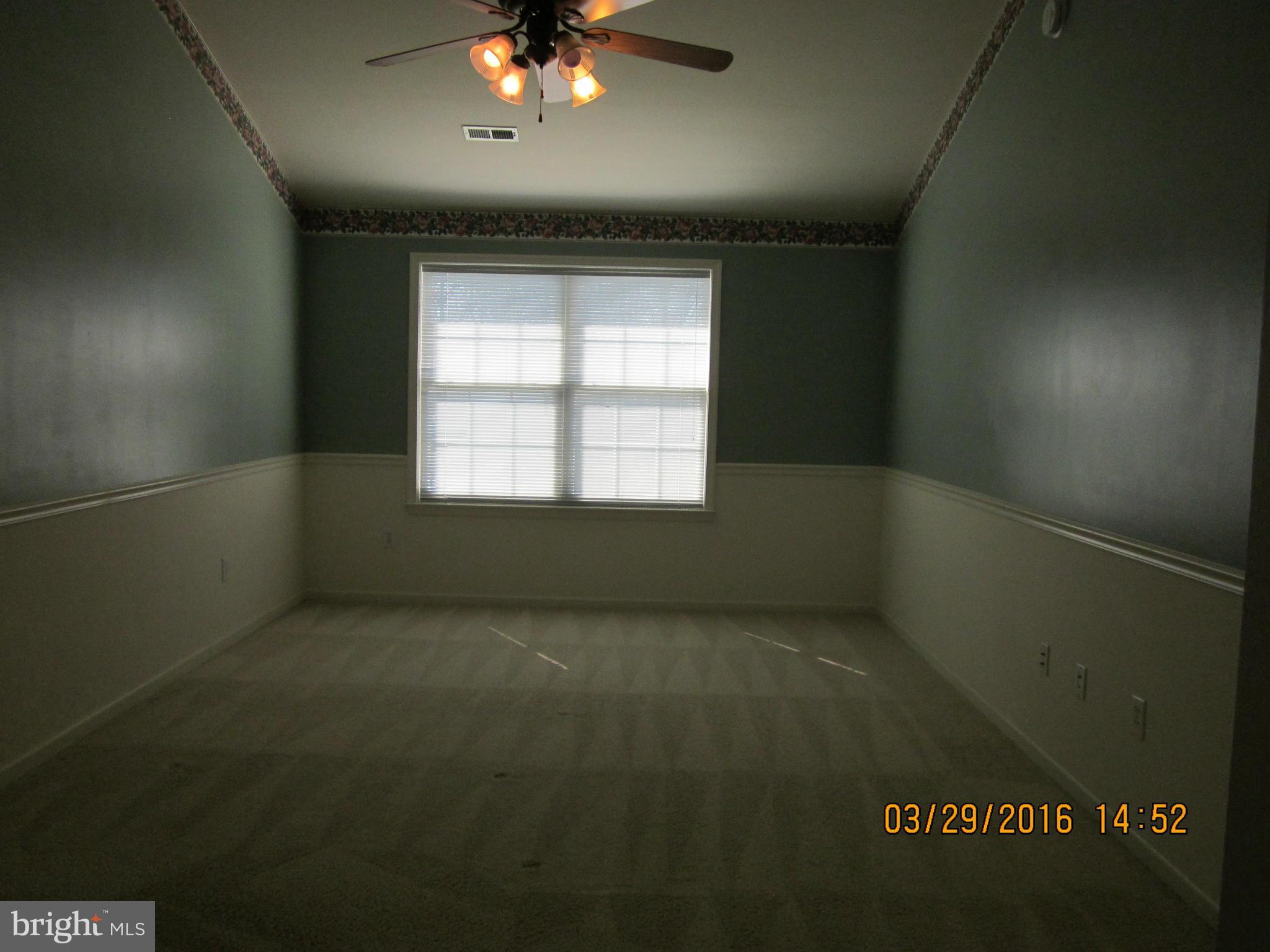 HAMPTON OAKS - Residential Lease