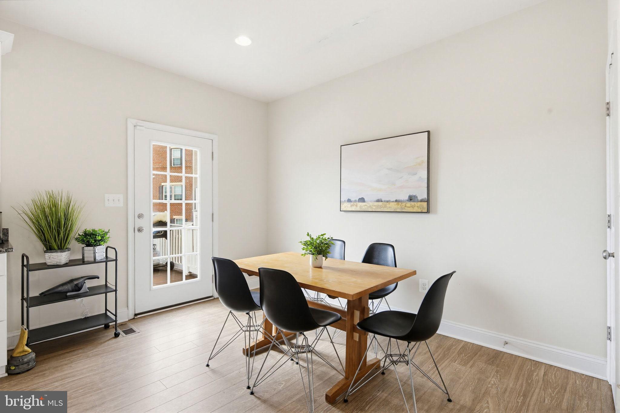 STRAWBRIDGE COMMONS - Residential