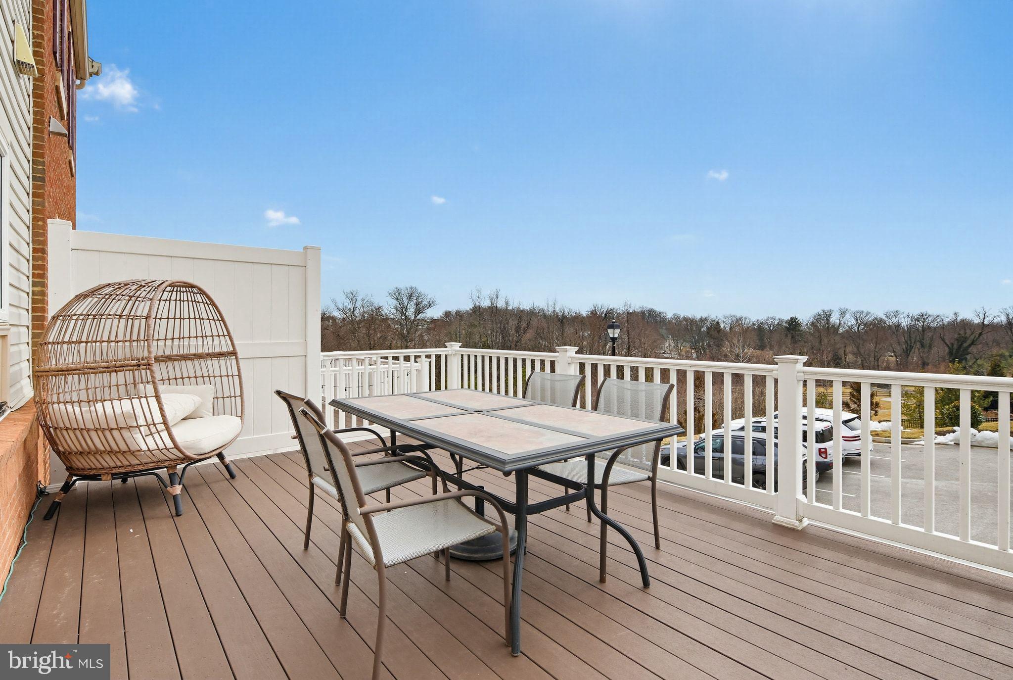 STRAWBRIDGE COMMONS - Residential