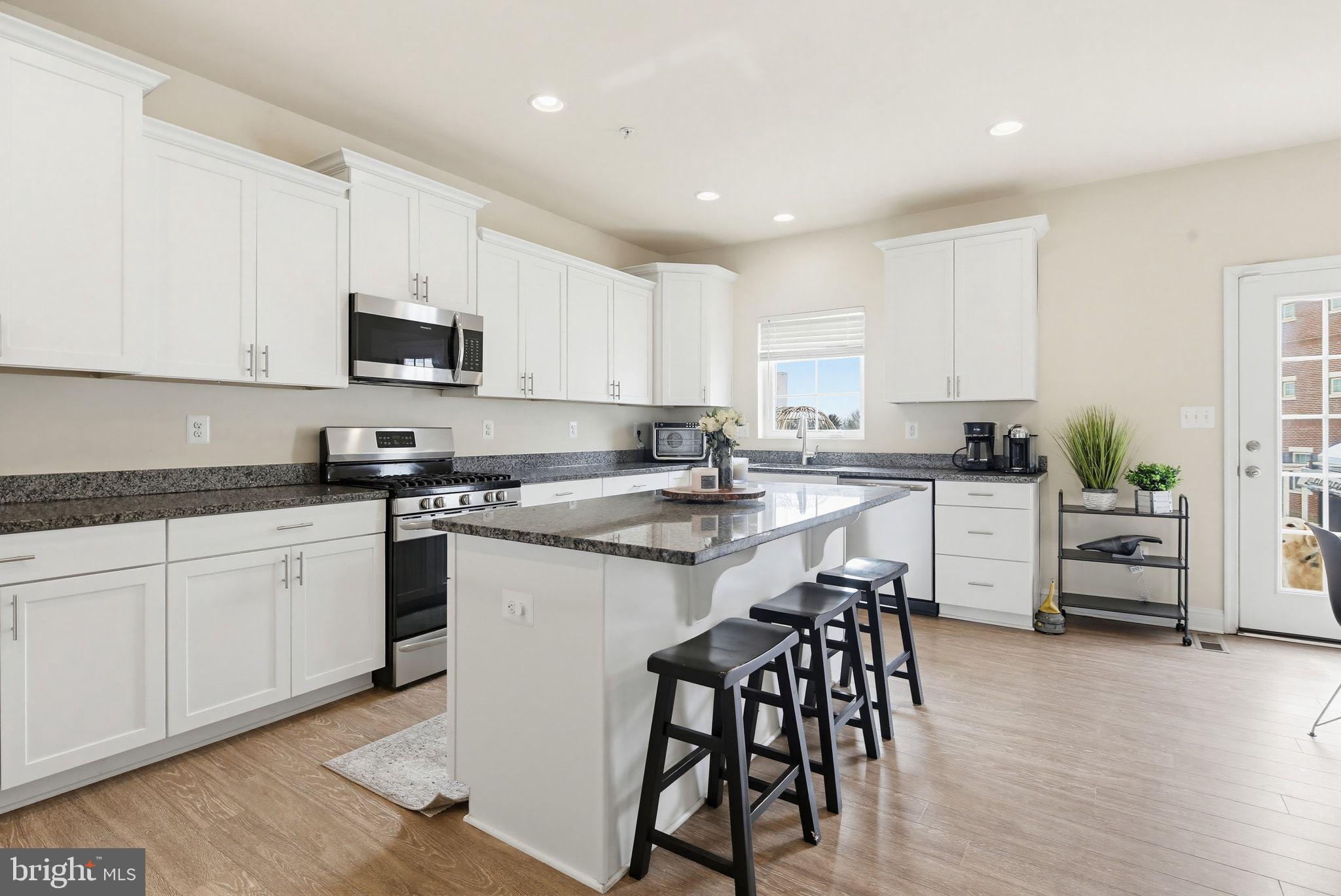 STRAWBRIDGE COMMONS - Residential