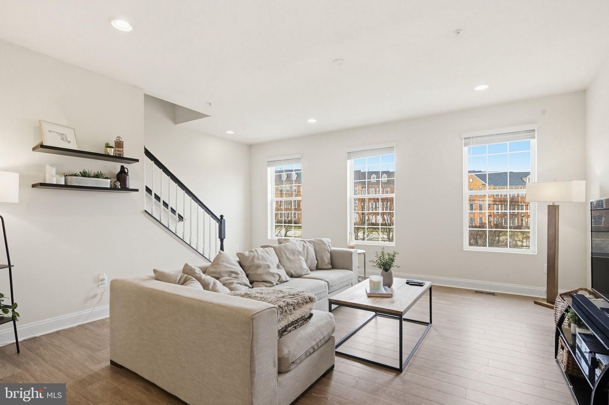 STRAWBRIDGE COMMONS - Residential