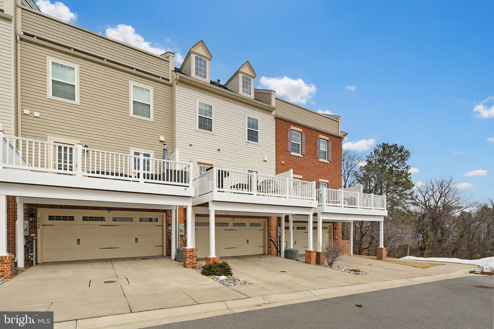 STRAWBRIDGE COMMONS - Residential