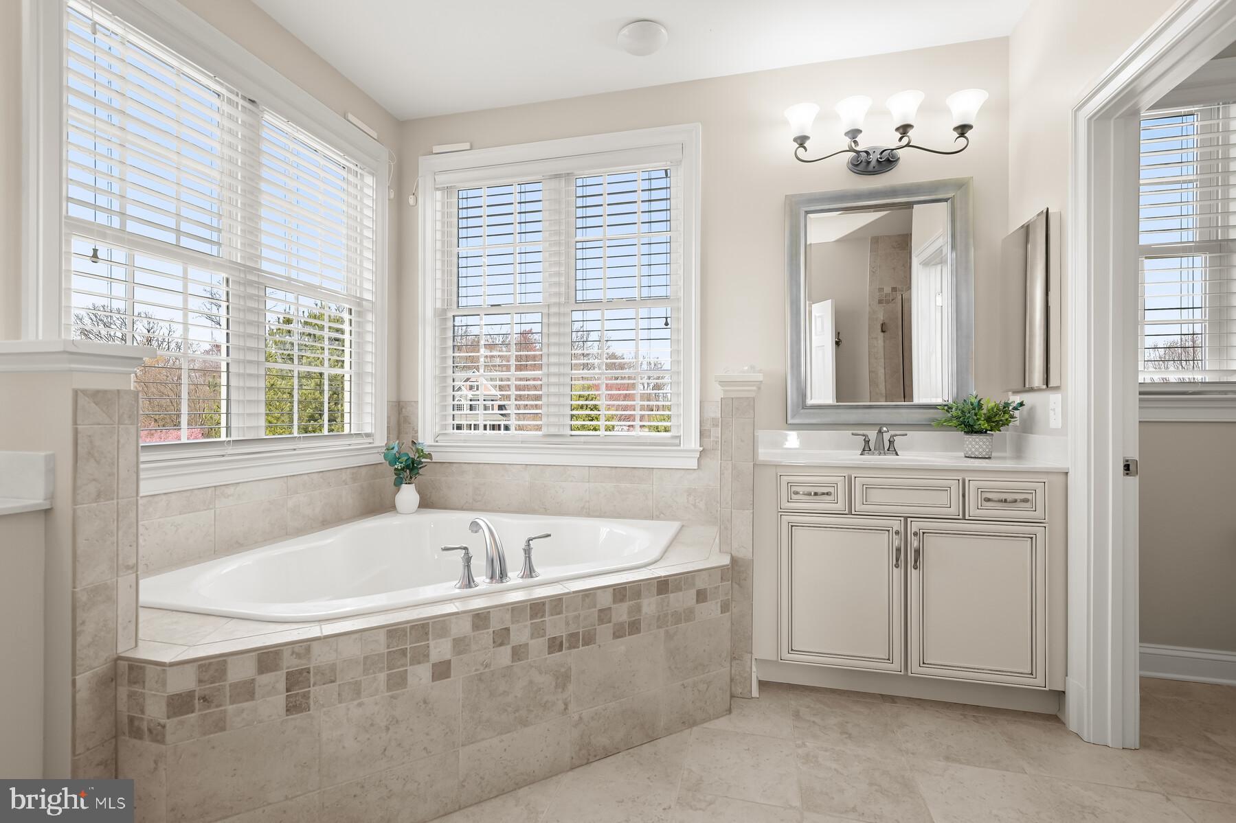 CLOVERFIELD - Residential