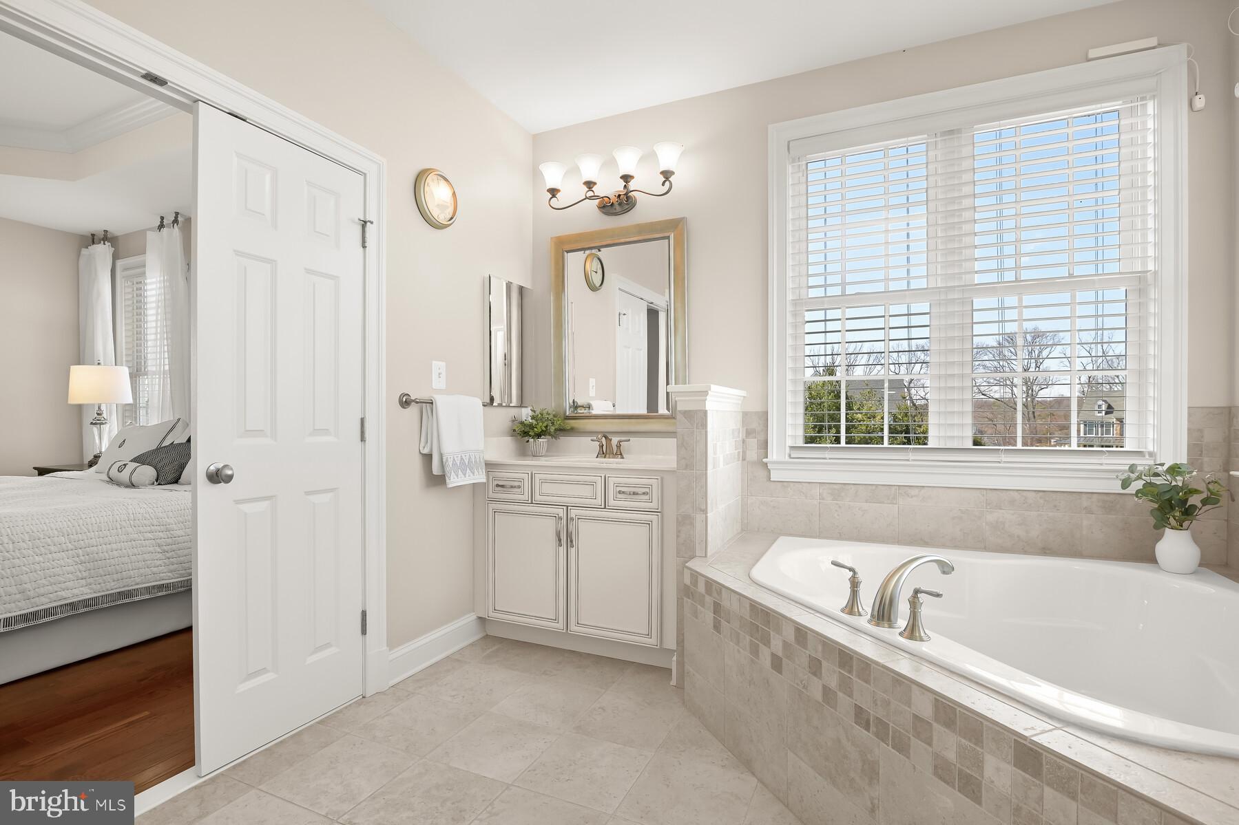 CLOVERFIELD - Residential