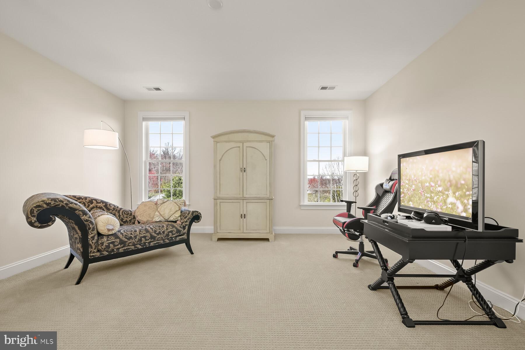 CLOVERFIELD - Residential